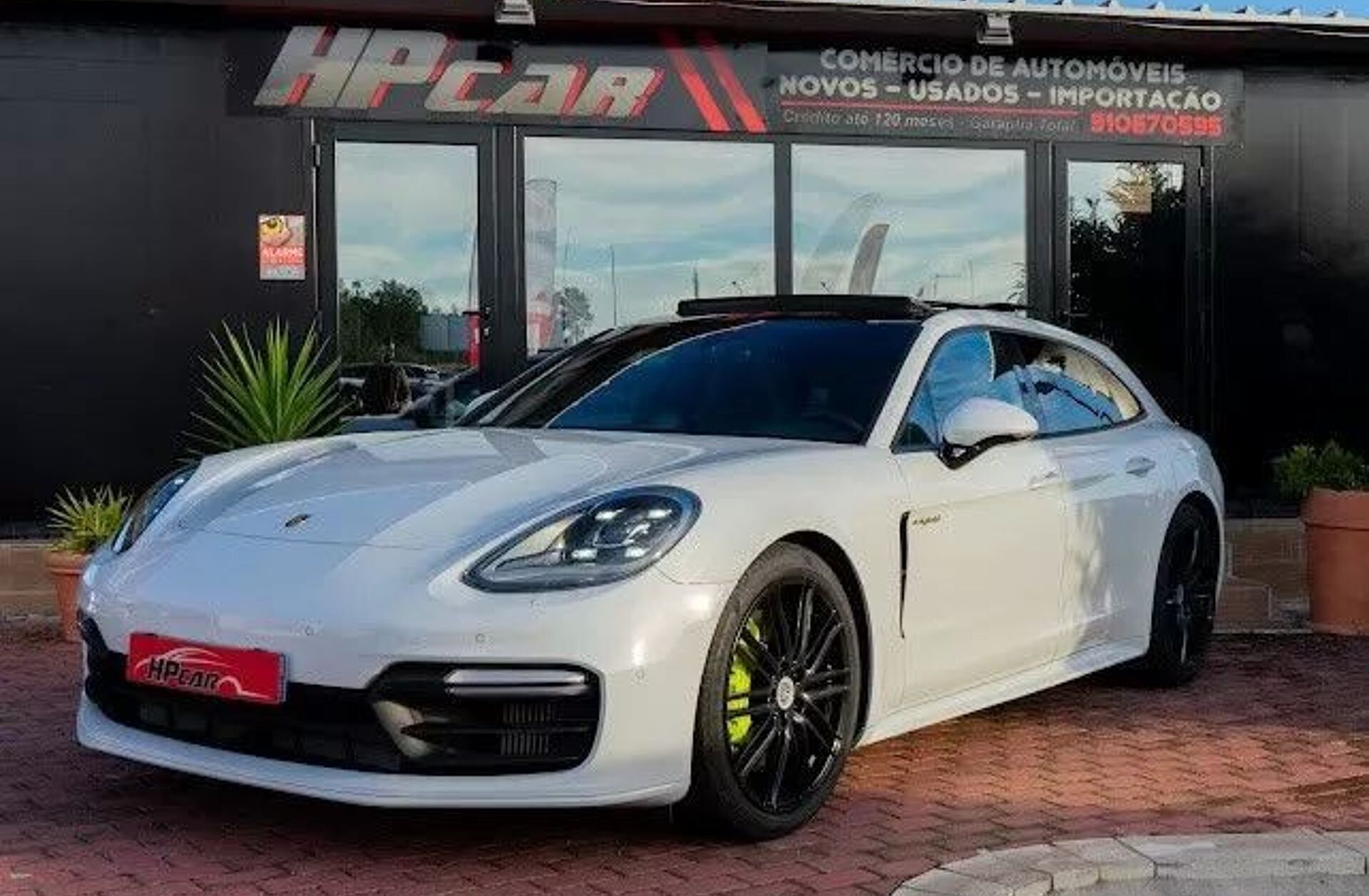 PORSCHE Panamera 4 E-Hybrid