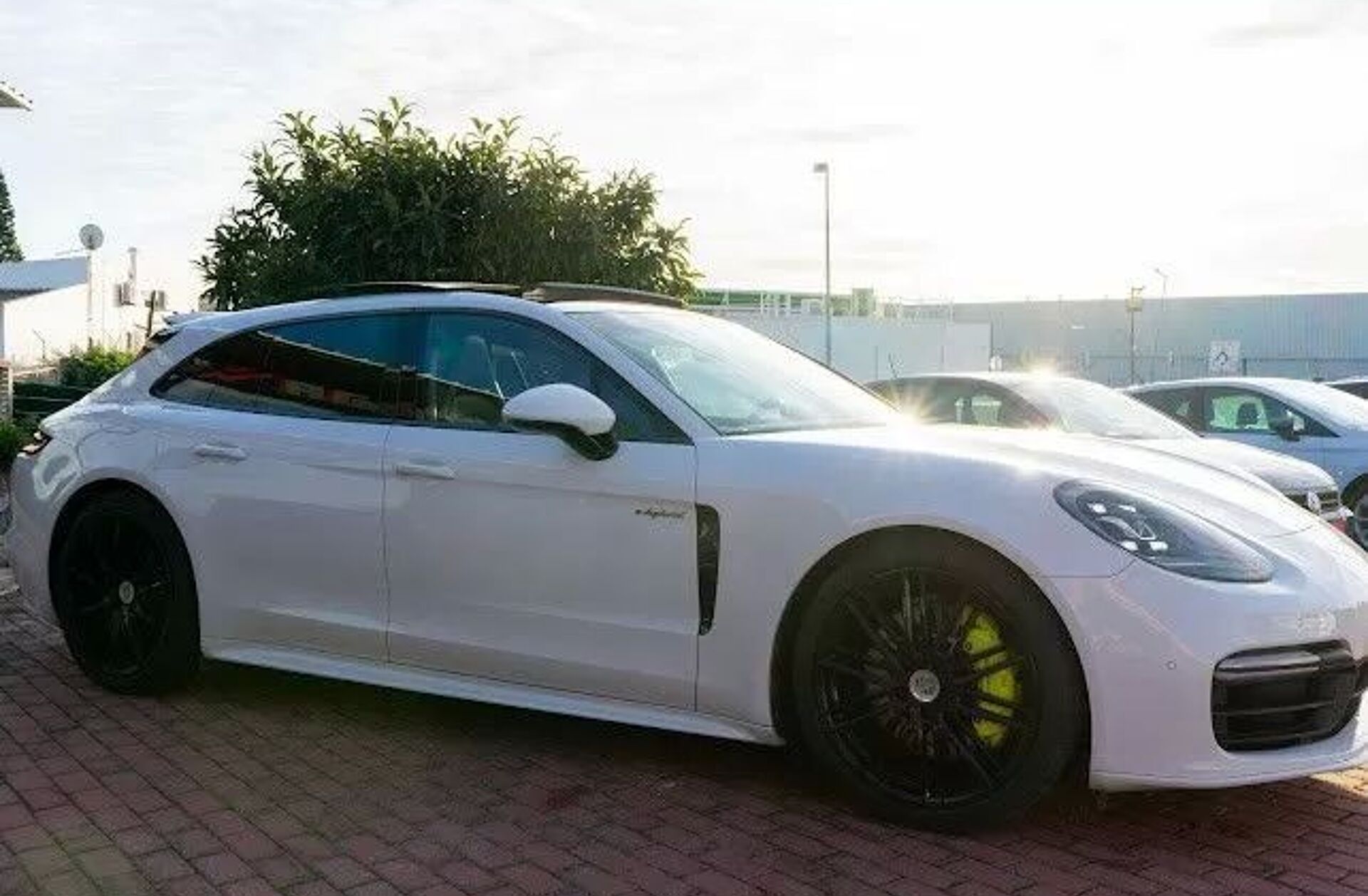 PORSCHE Panamera 4 E-Hybrid
