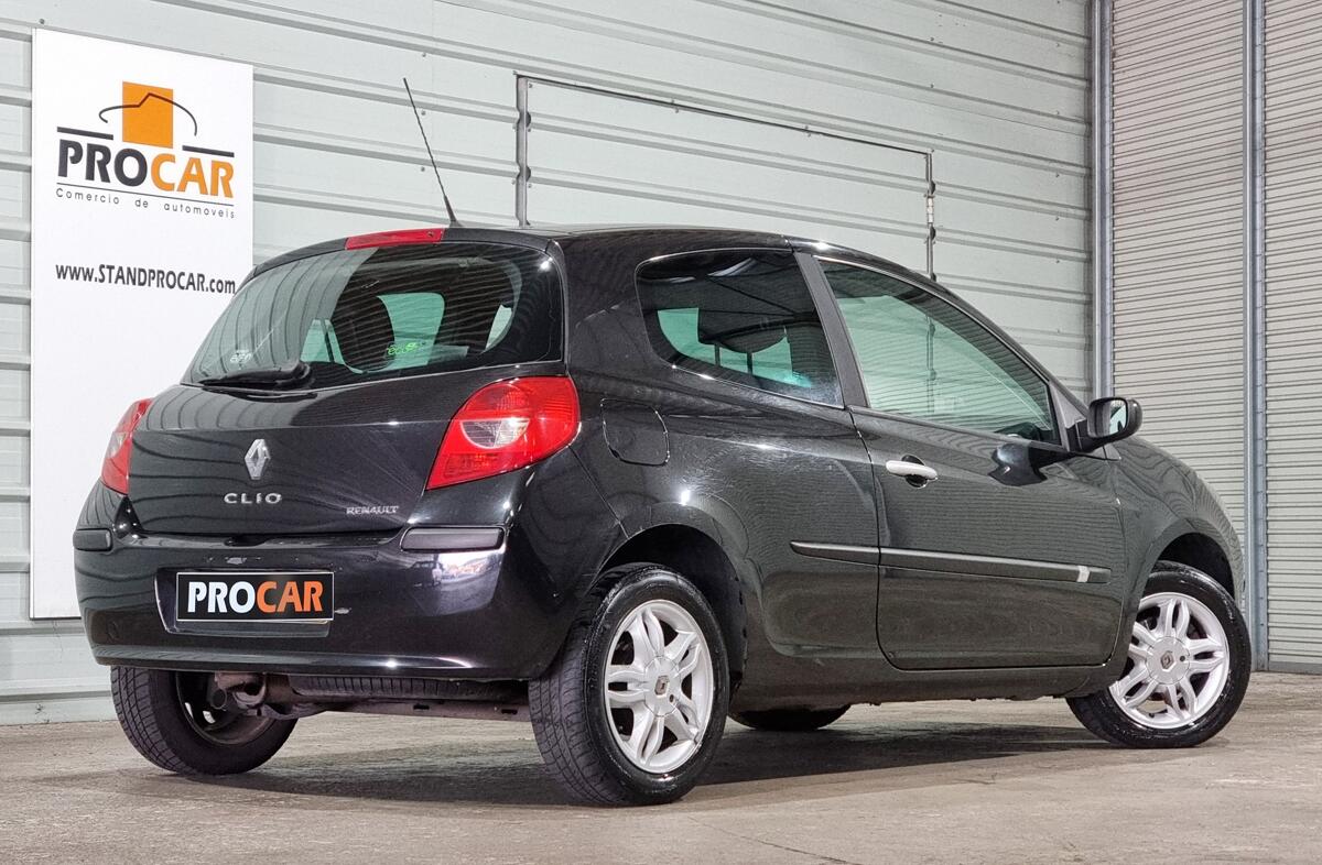 RENAULT Clio 1.2 16V Confort