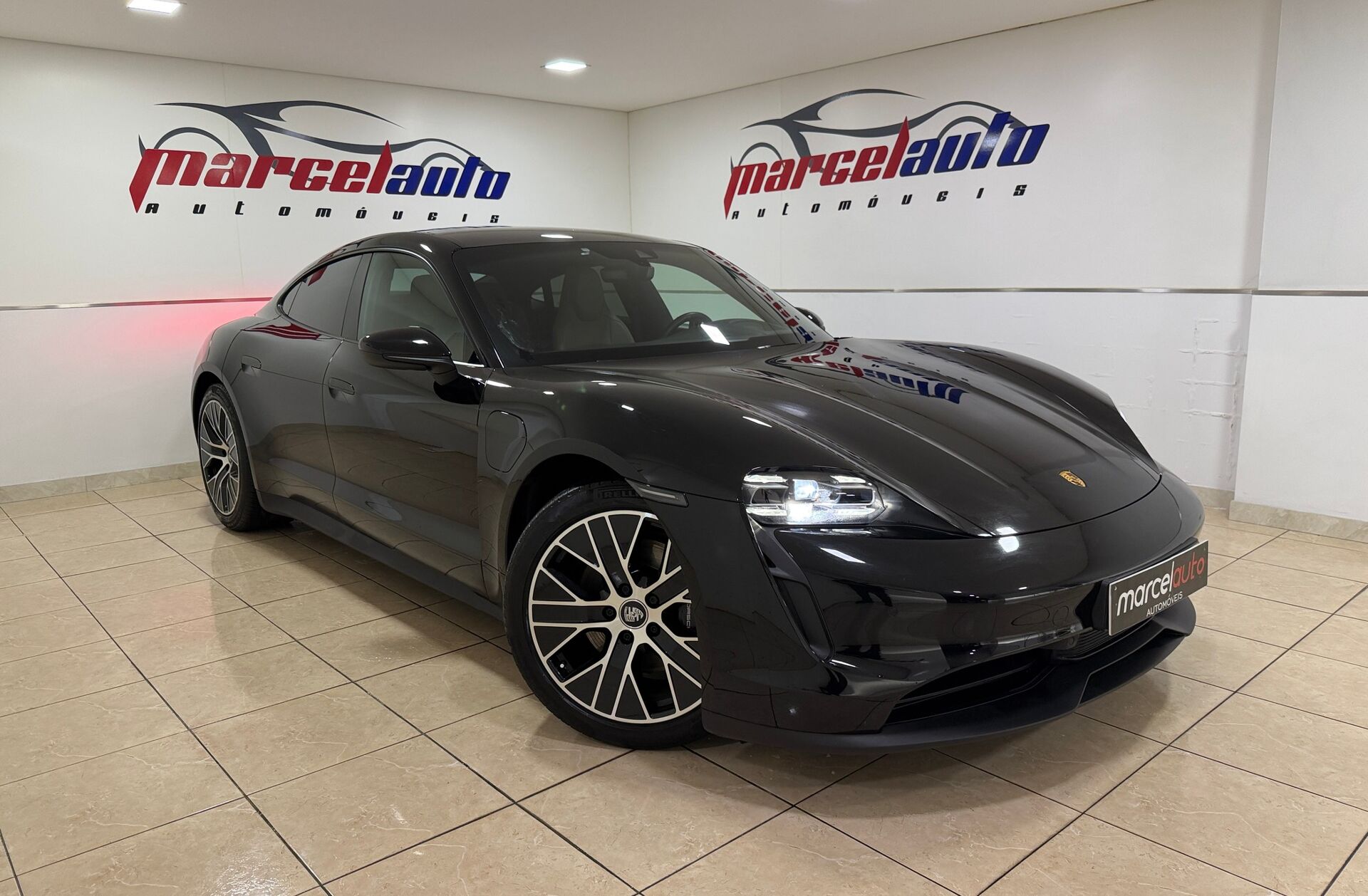 PORSCHE Taycan Taycan