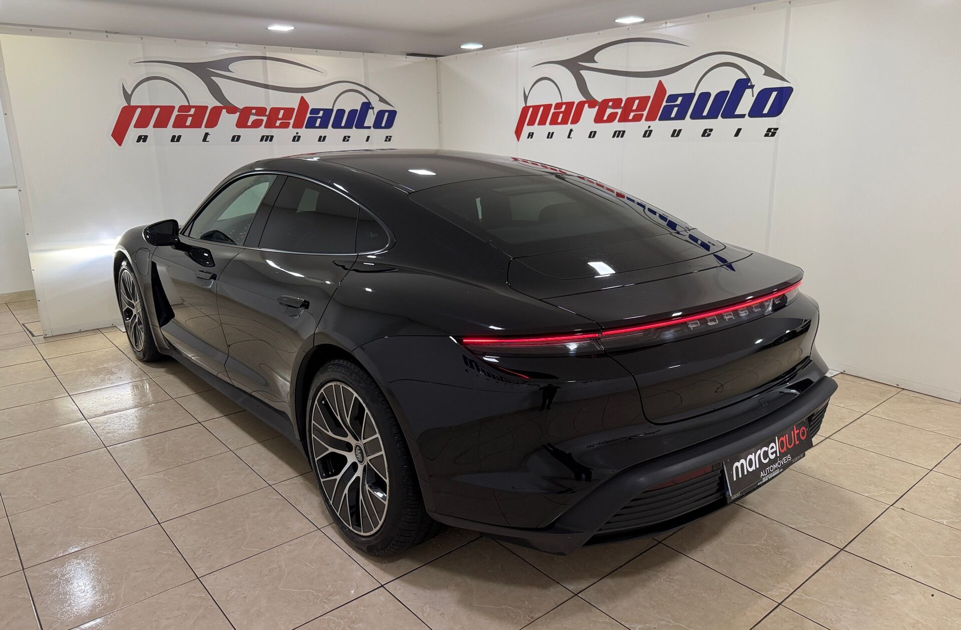 PORSCHE Taycan Taycan