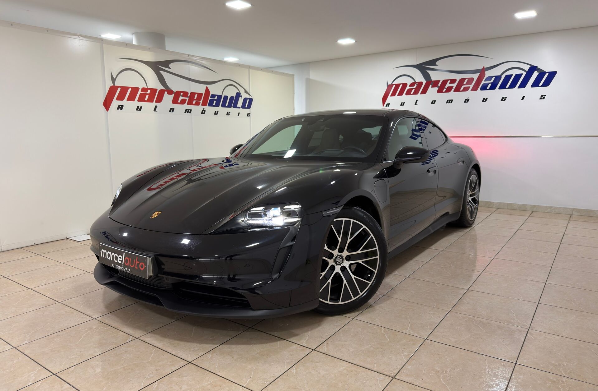 PORSCHE Taycan Taycan