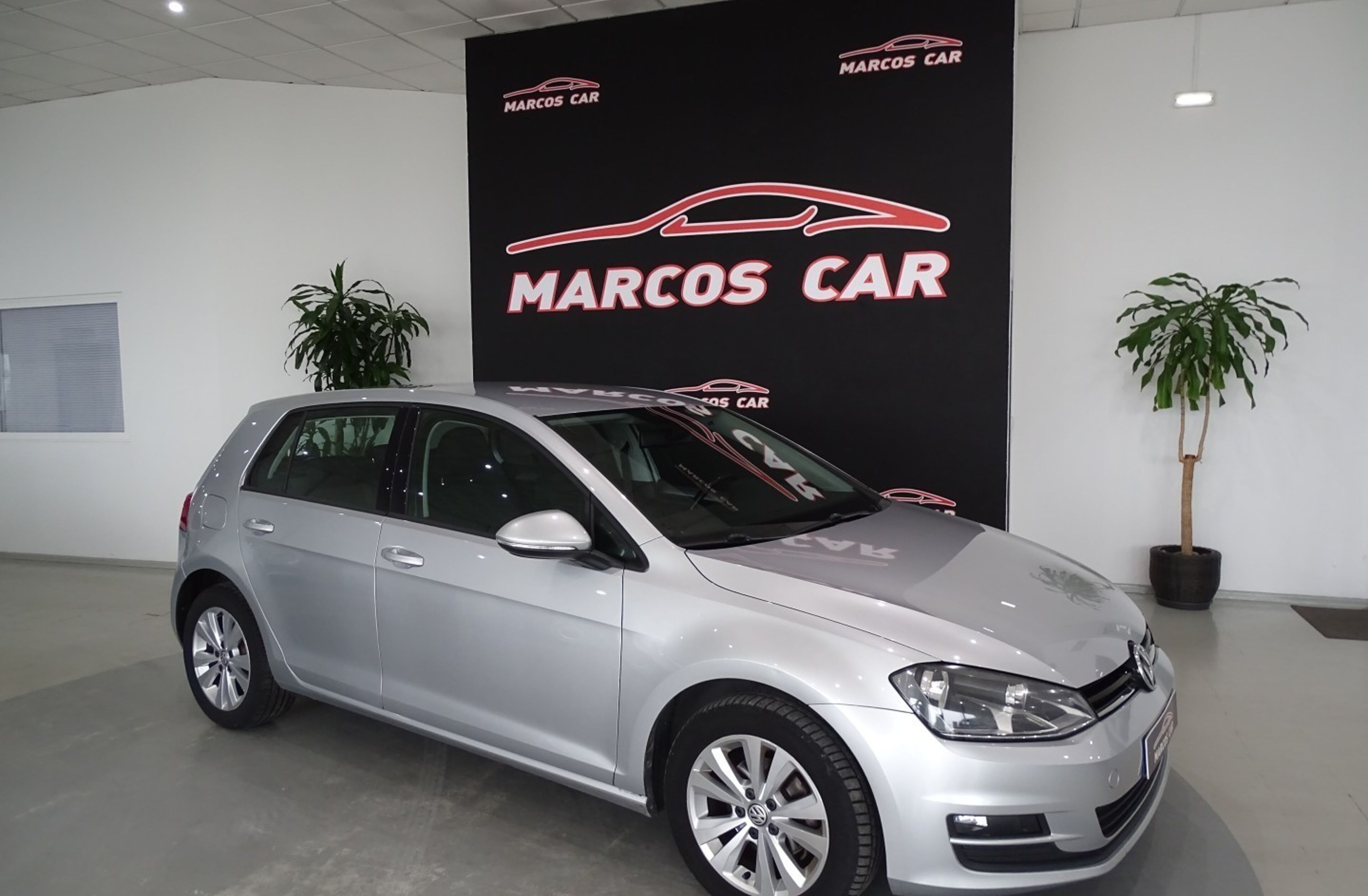 VOLKSWAGEN Golf 1.6 TDi Trendline BlueMotion