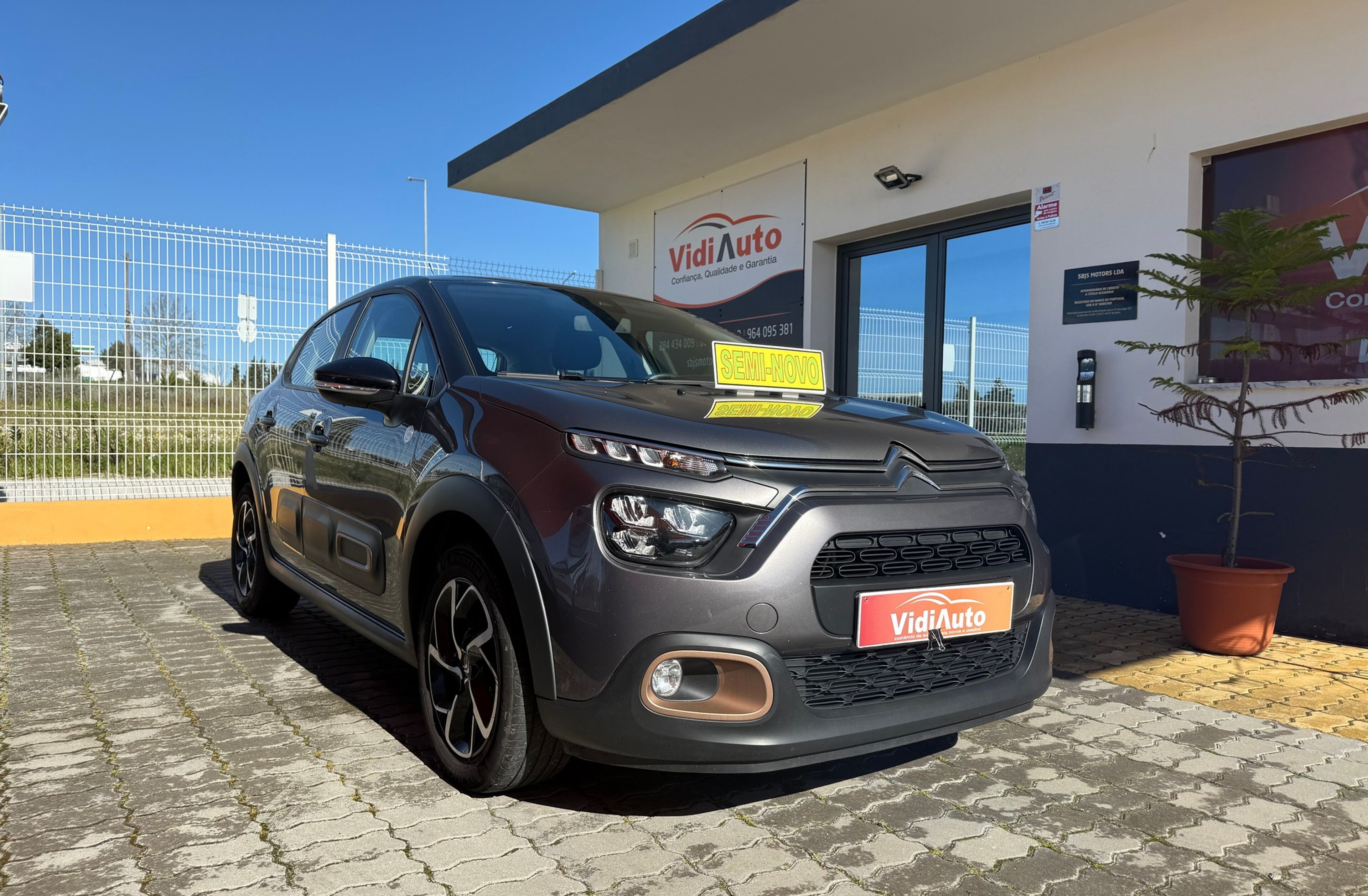 CITROEN C3 1.2 PureTech C-Series