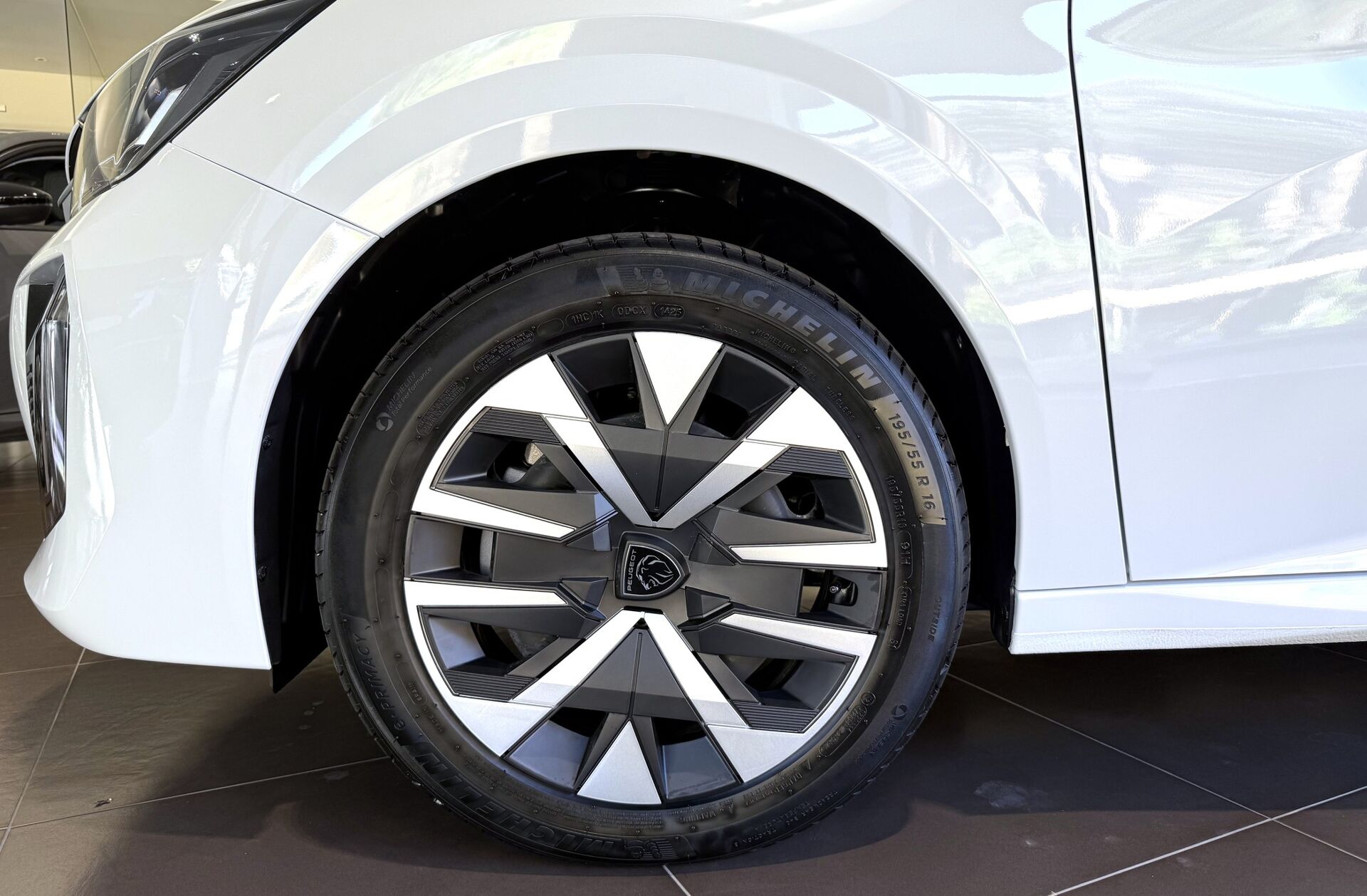 PEUGEOT 208 1.2 PureTech Style