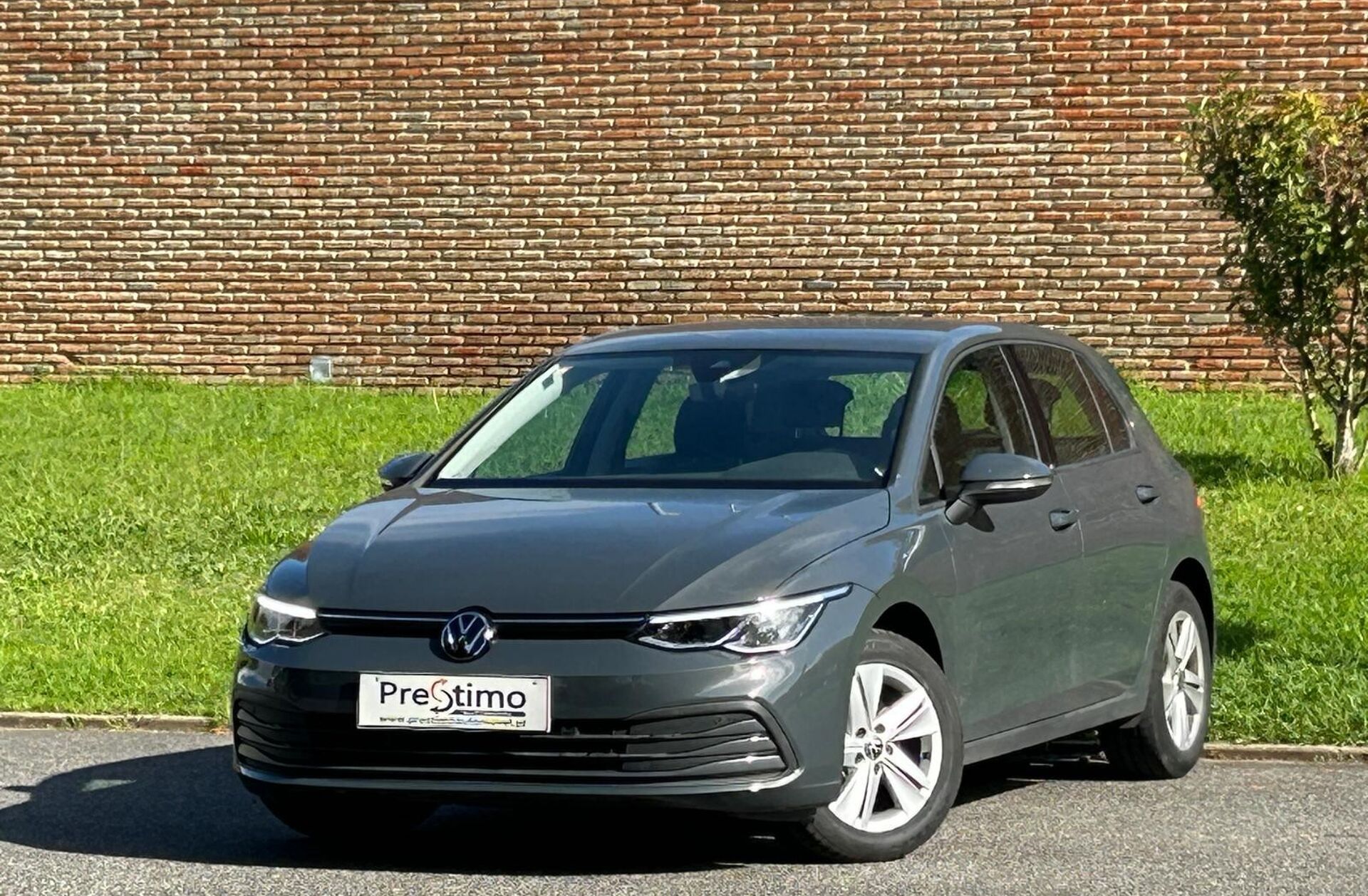 VOLKSWAGEN Golf 1.0 eTSI Life DSG