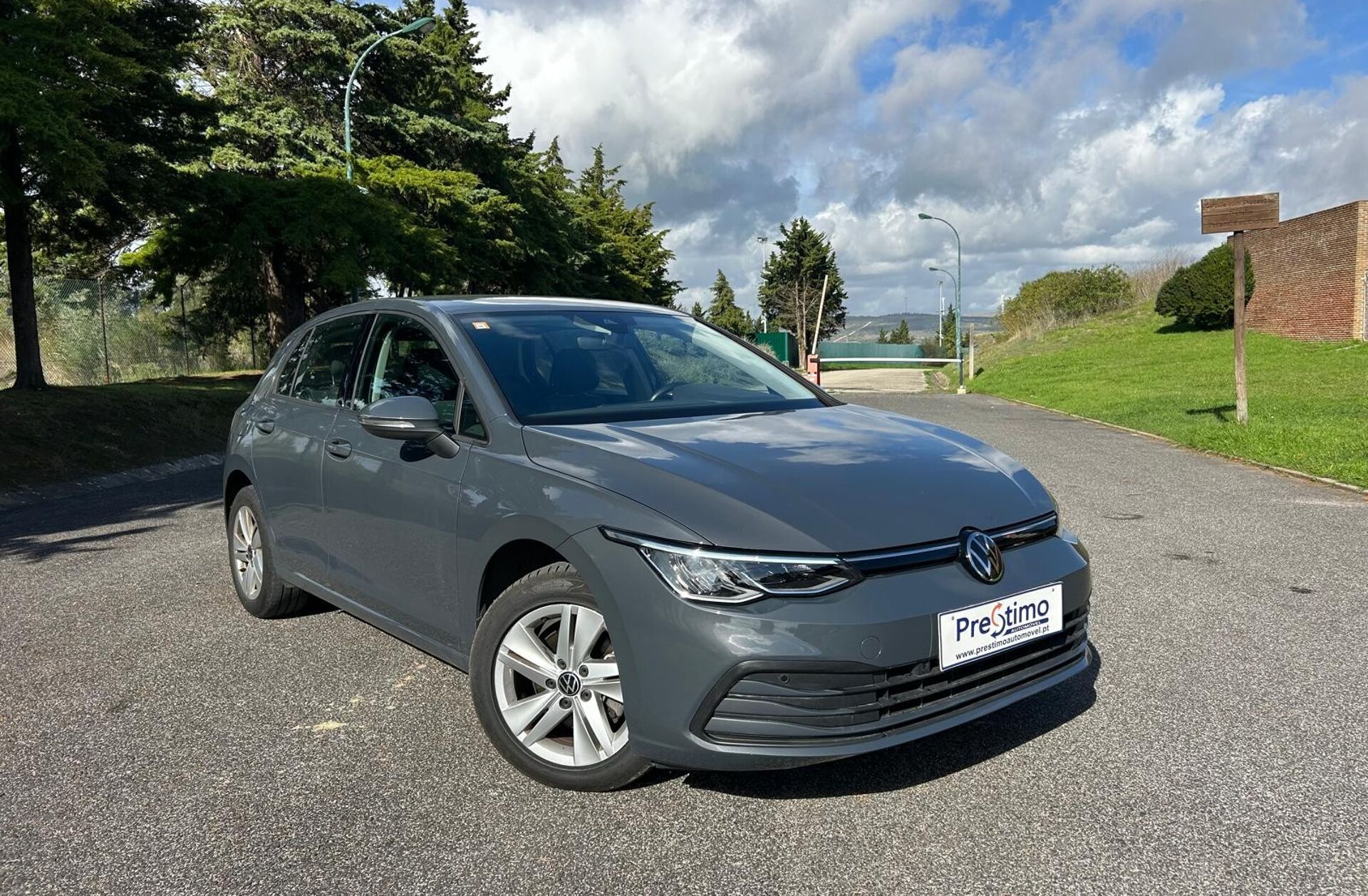 VOLKSWAGEN Golf 1.0 eTSI Life DSG