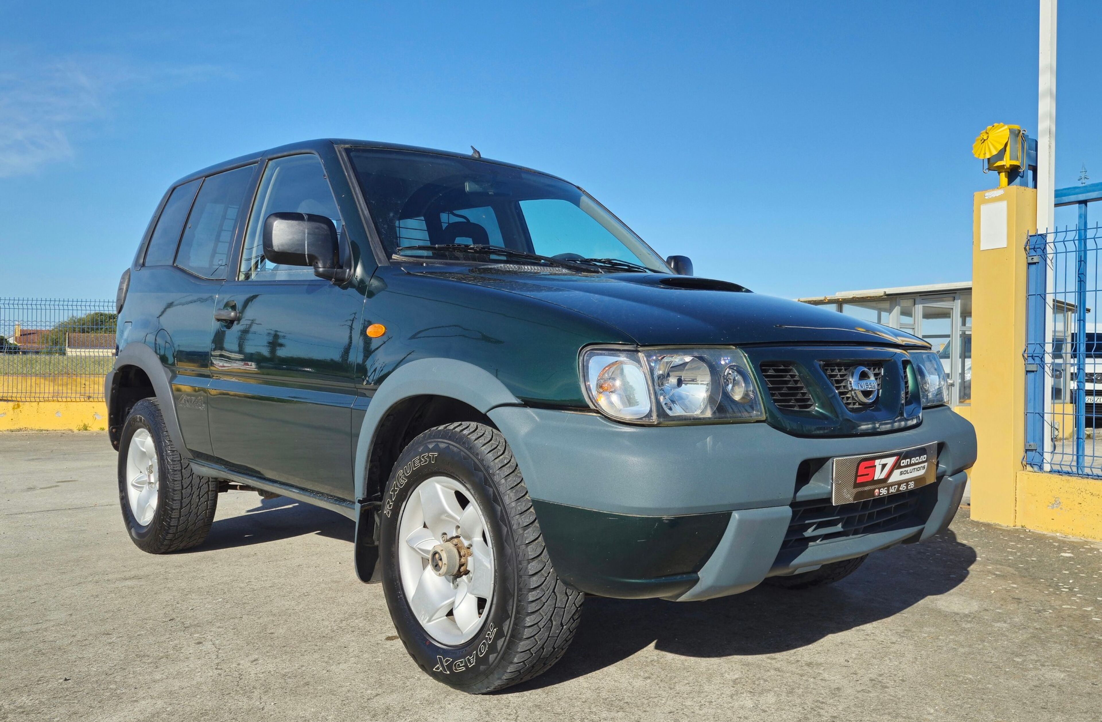 NISSAN Terrano 2.7 TDi Sport