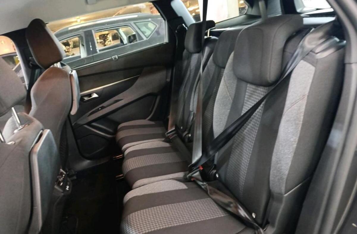 PEUGEOT 5008 1.5 BlueHDi Active Pack