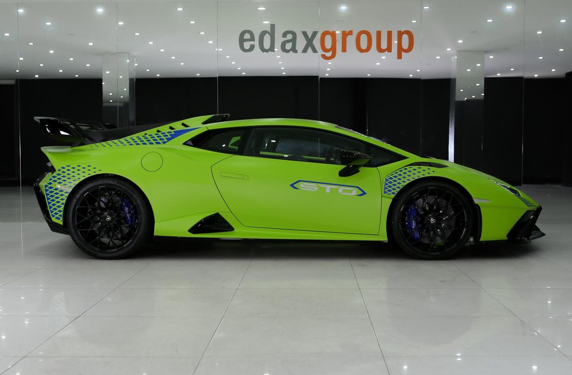 LAMBORGHINI Huracán STO