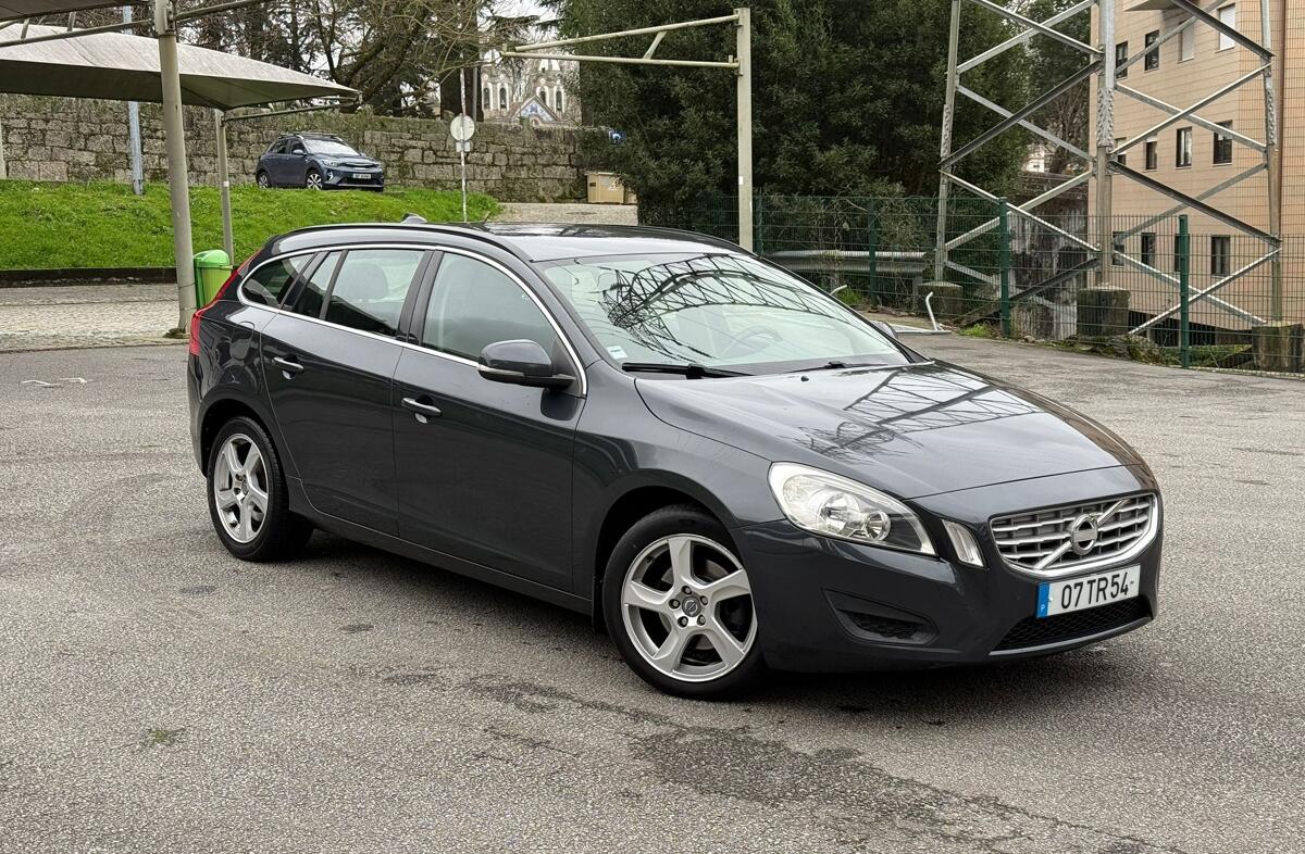 VOLVO V60 1.6 D2 Drive Momentum Start/Stop