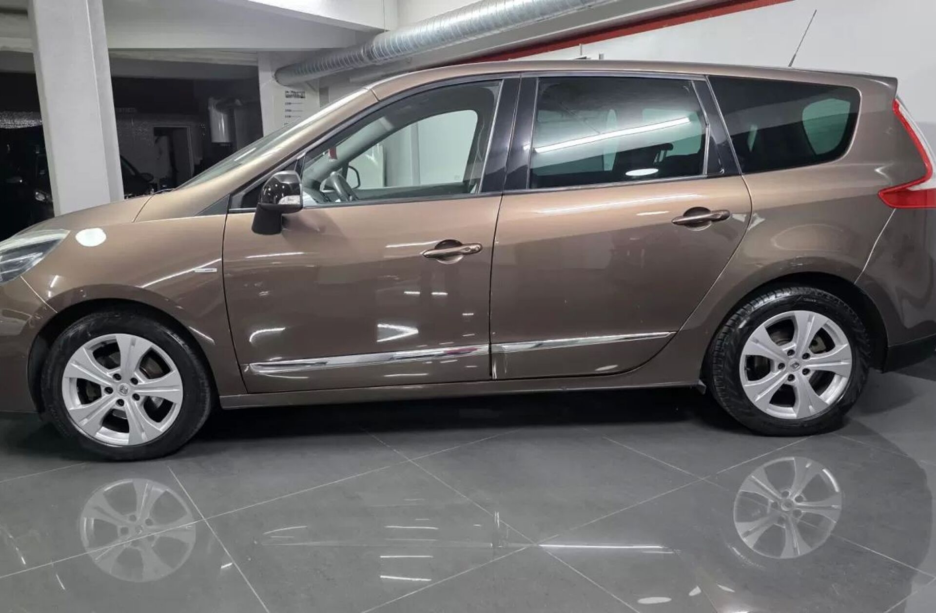 RENAULT Scénic G. 1.5 dCi Bose Edition 7L