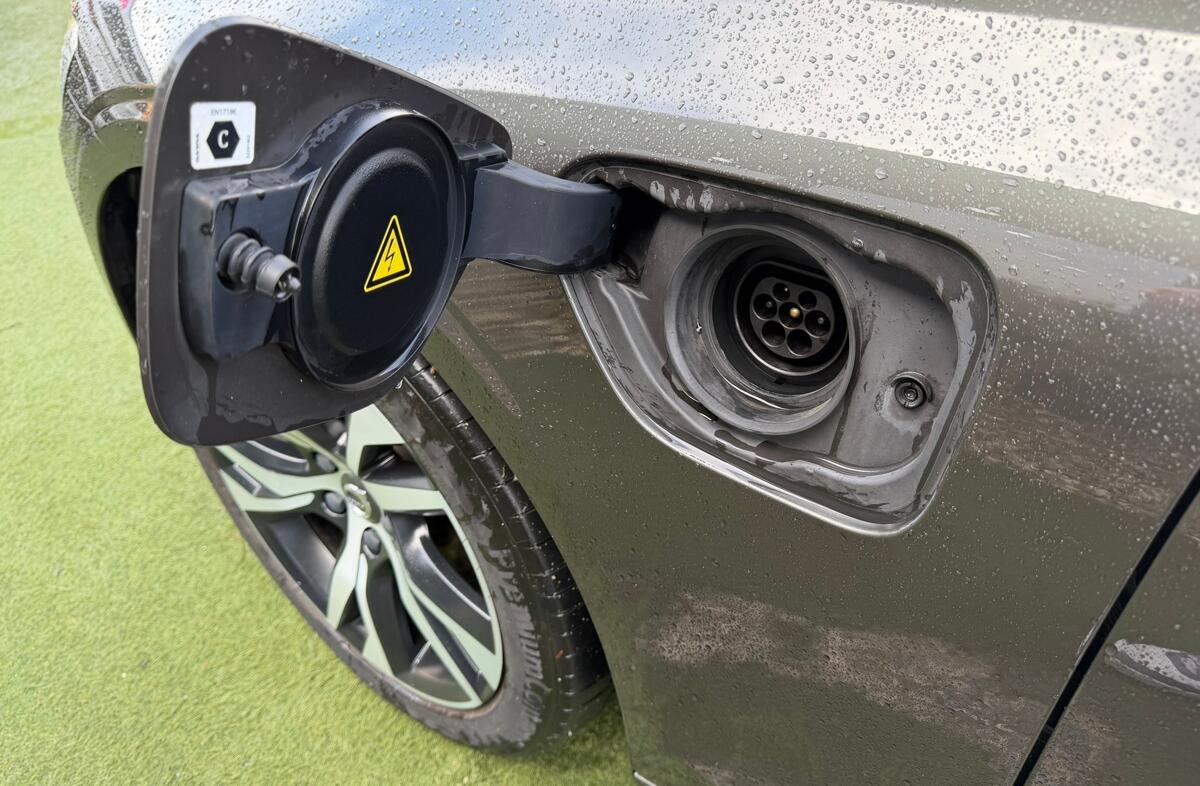 VOLVO V60 2.0 T6 AWD TE R-Design