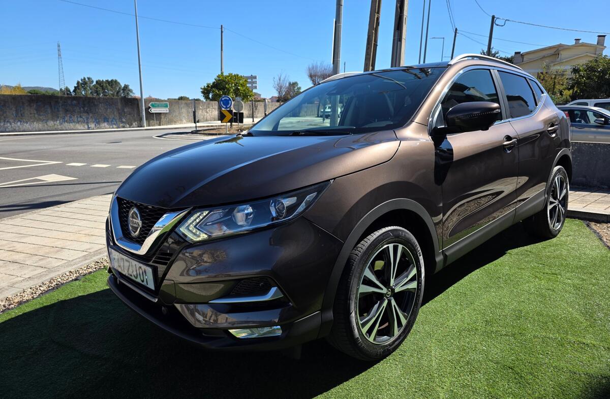 NISSAN Qashqai 1.3 DIG-T N-Connecta J18
