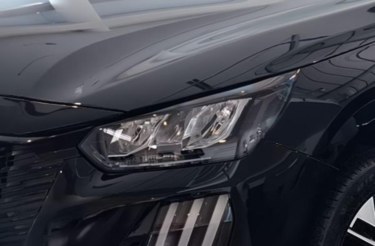 PEUGEOT 208 e- 51 kWh GT