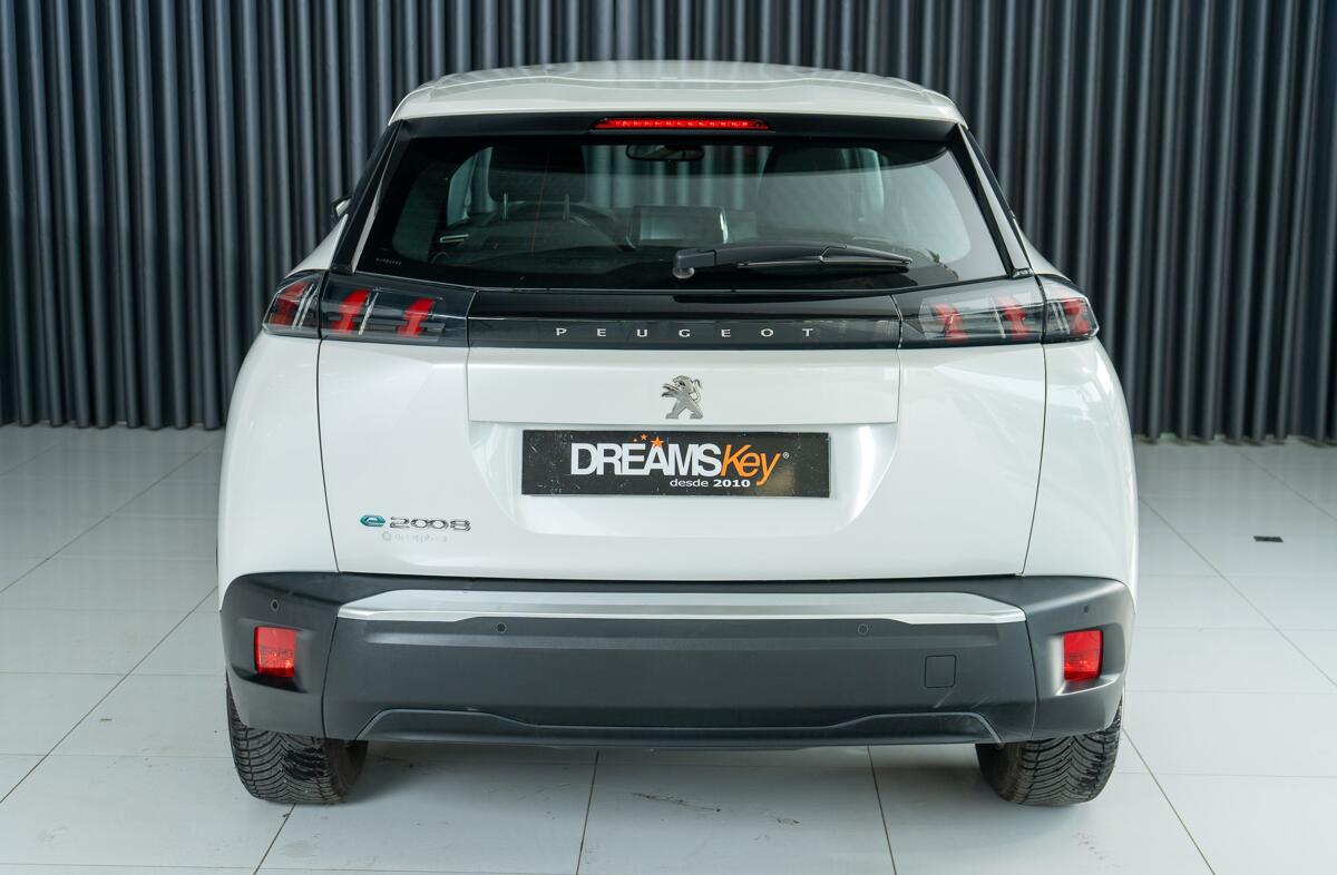 PEUGEOT 2008 e- 50 kWh GT