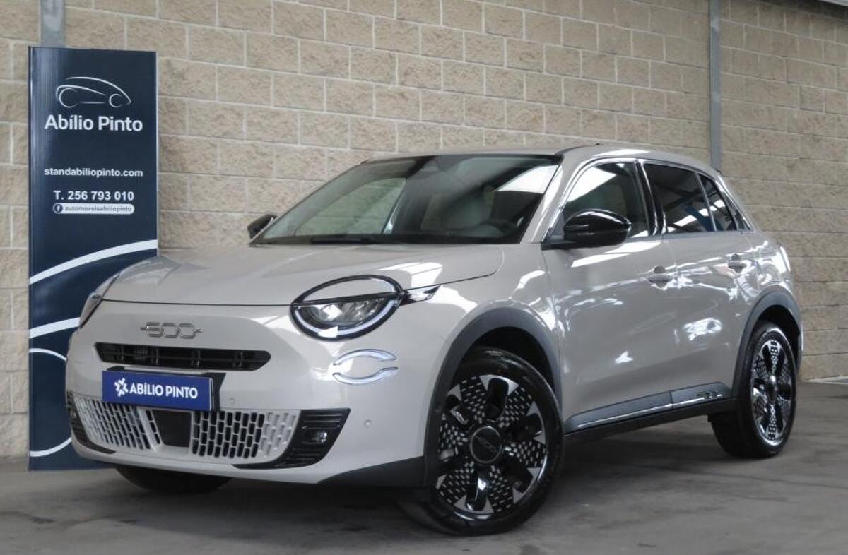 FIAT 600 1.2 Hybrid La Prima