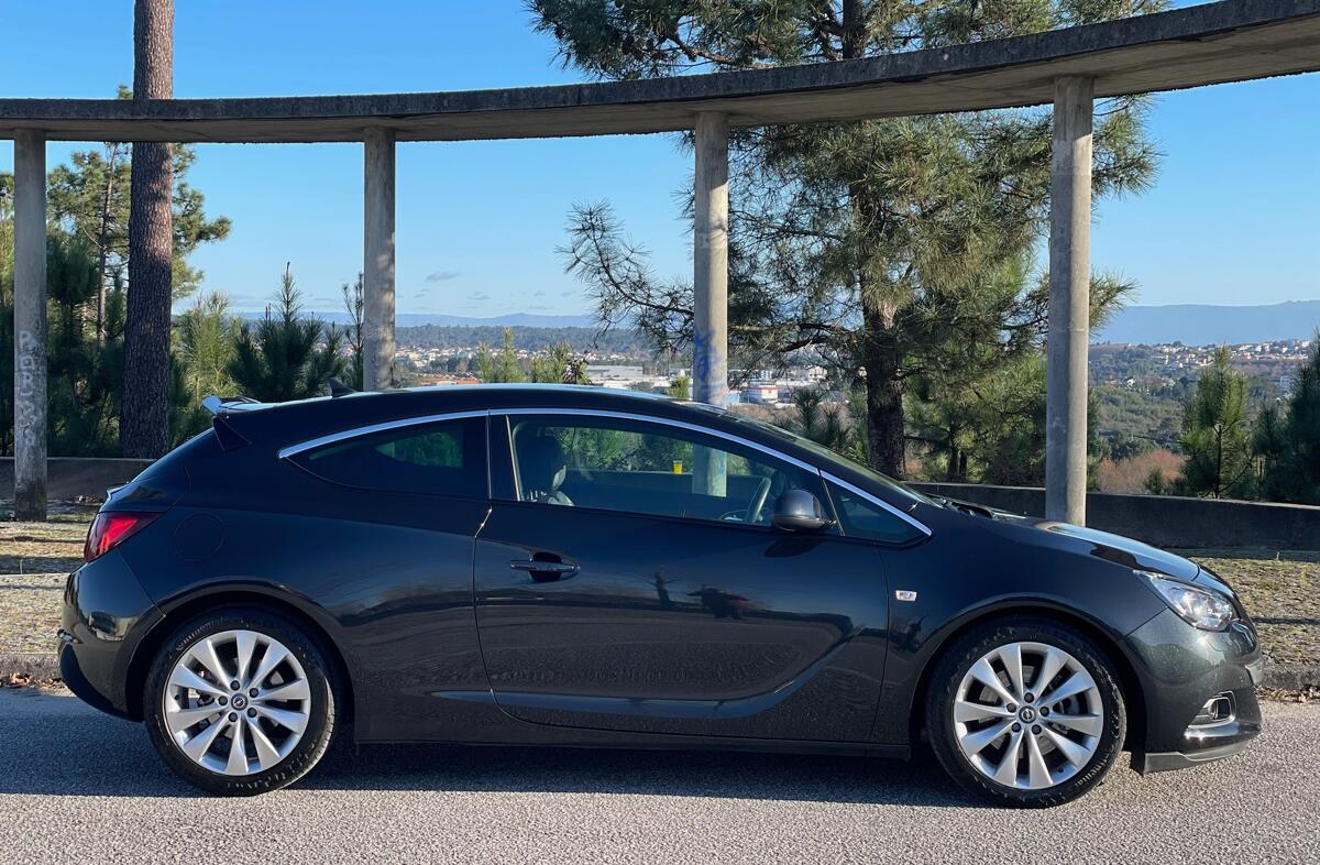 OPEL Astra H Astra GTC 1.9 CDTi