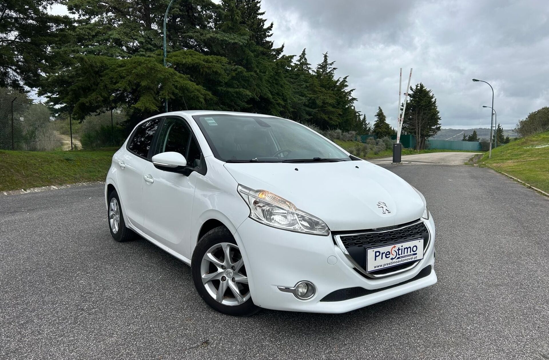 PEUGEOT 208 1.4 HDi Active