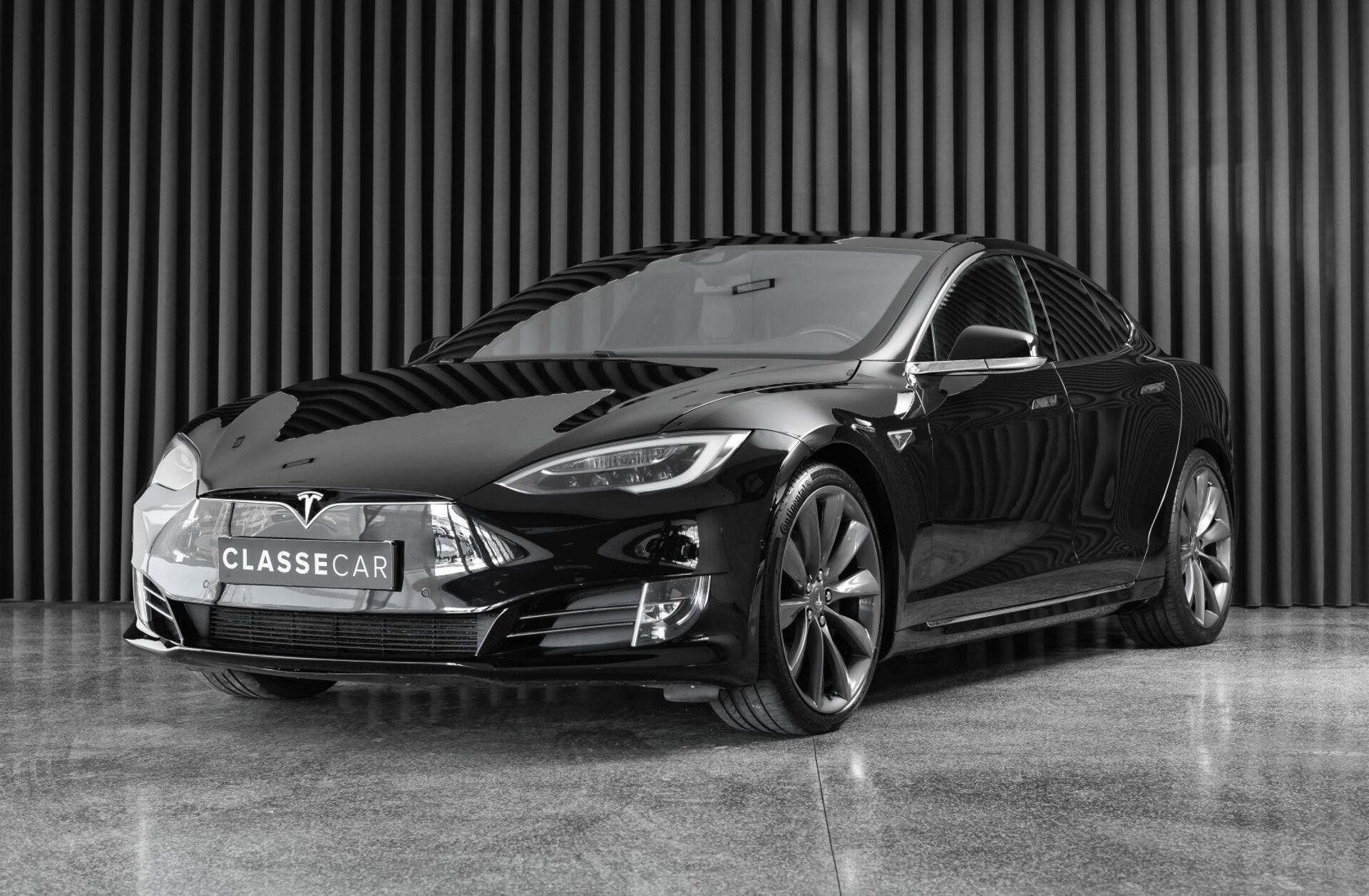 TESLA Model S 90D