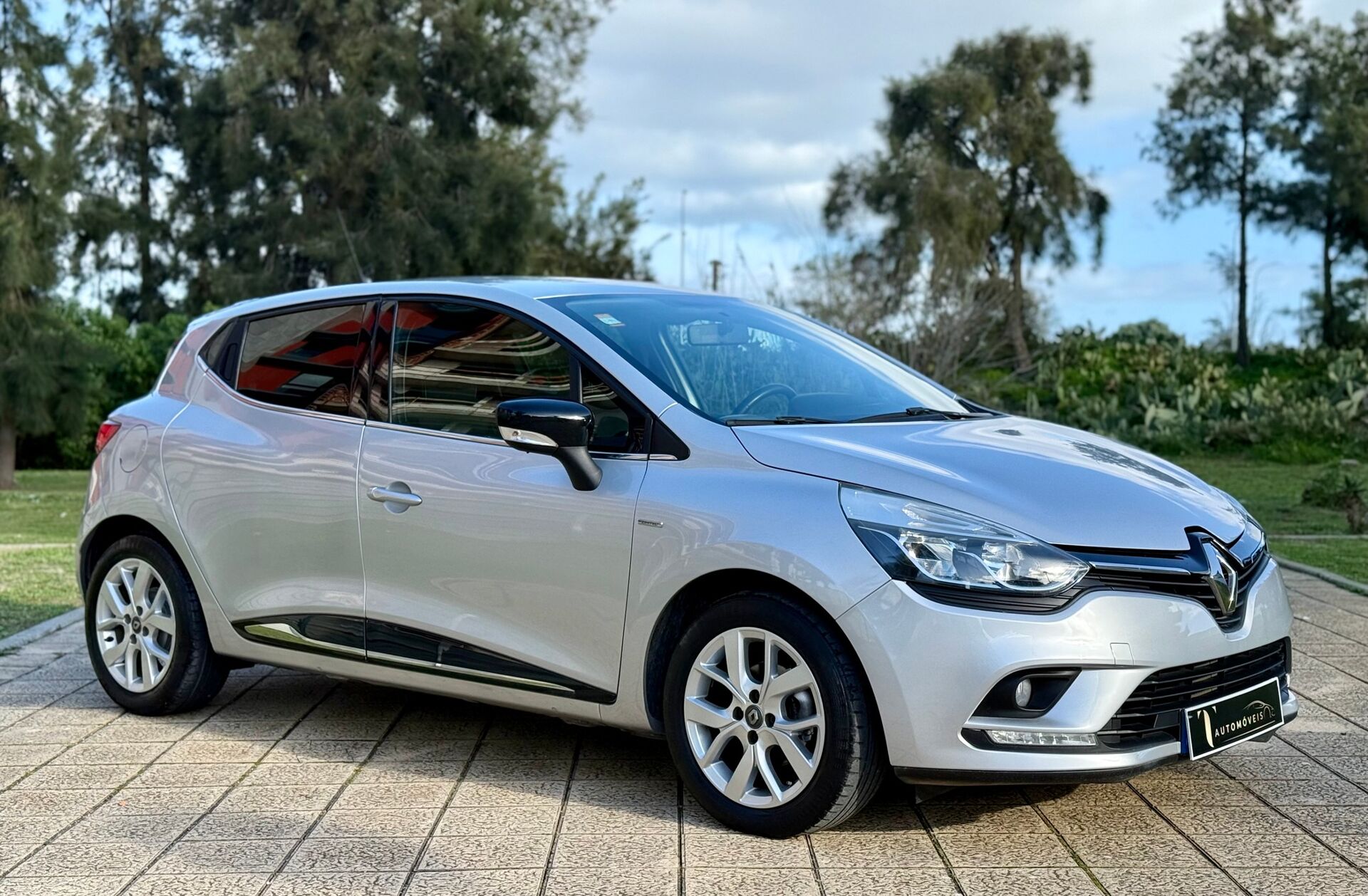 RENAULT Clio 0.9 TCe Limited