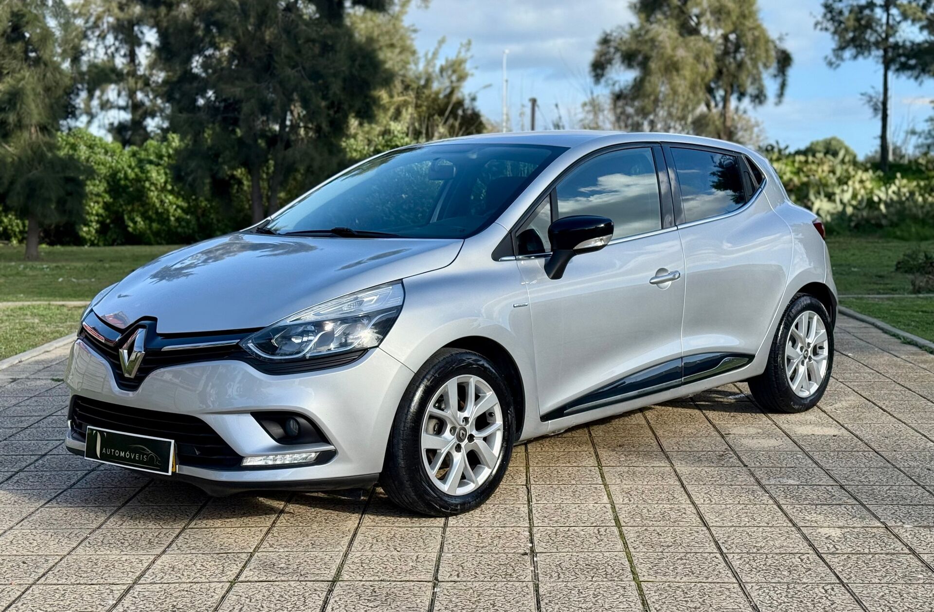 RENAULT Clio 0.9 TCe Limited