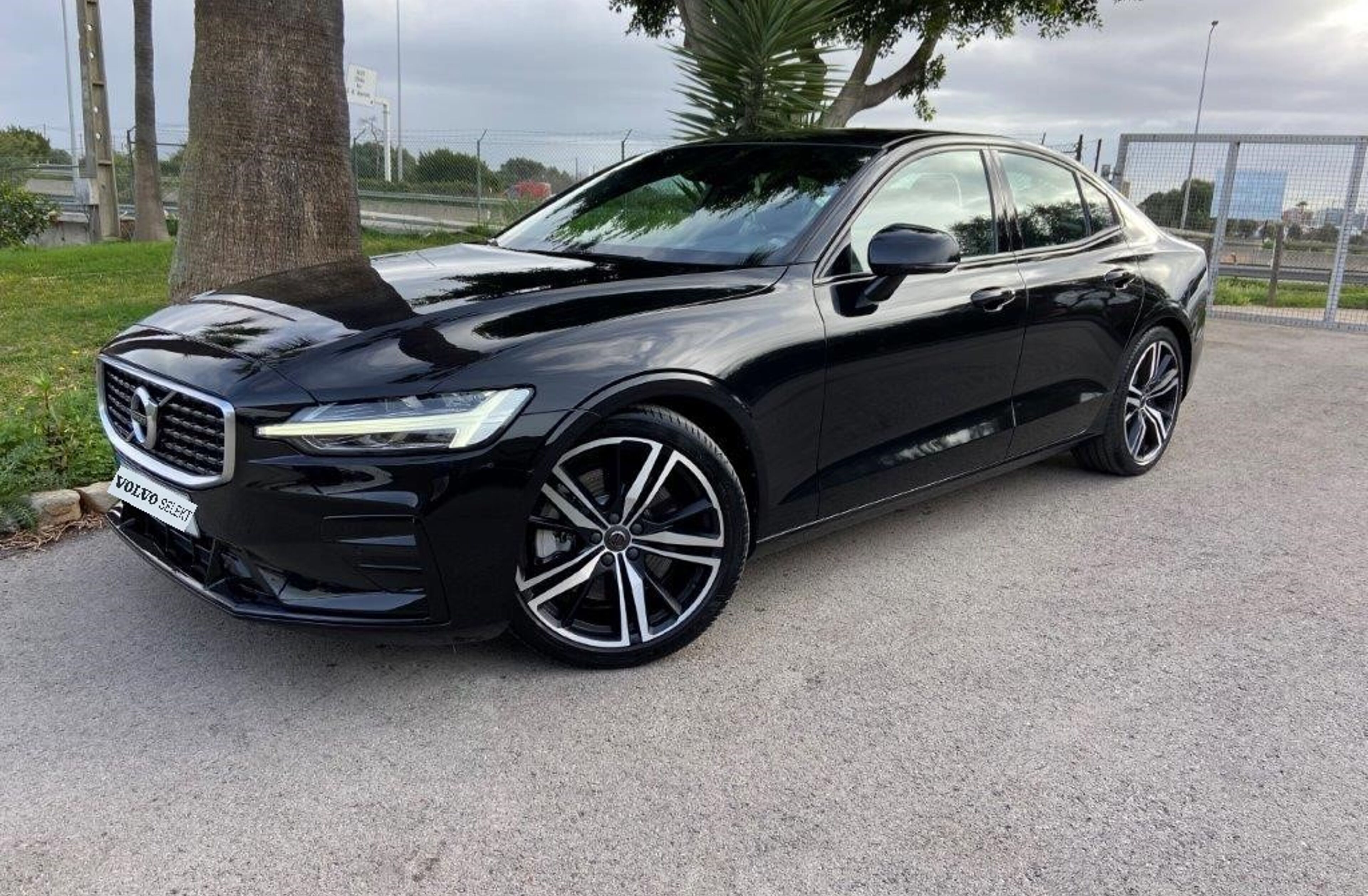 VOLVO S60 2.0 T5 R-Design