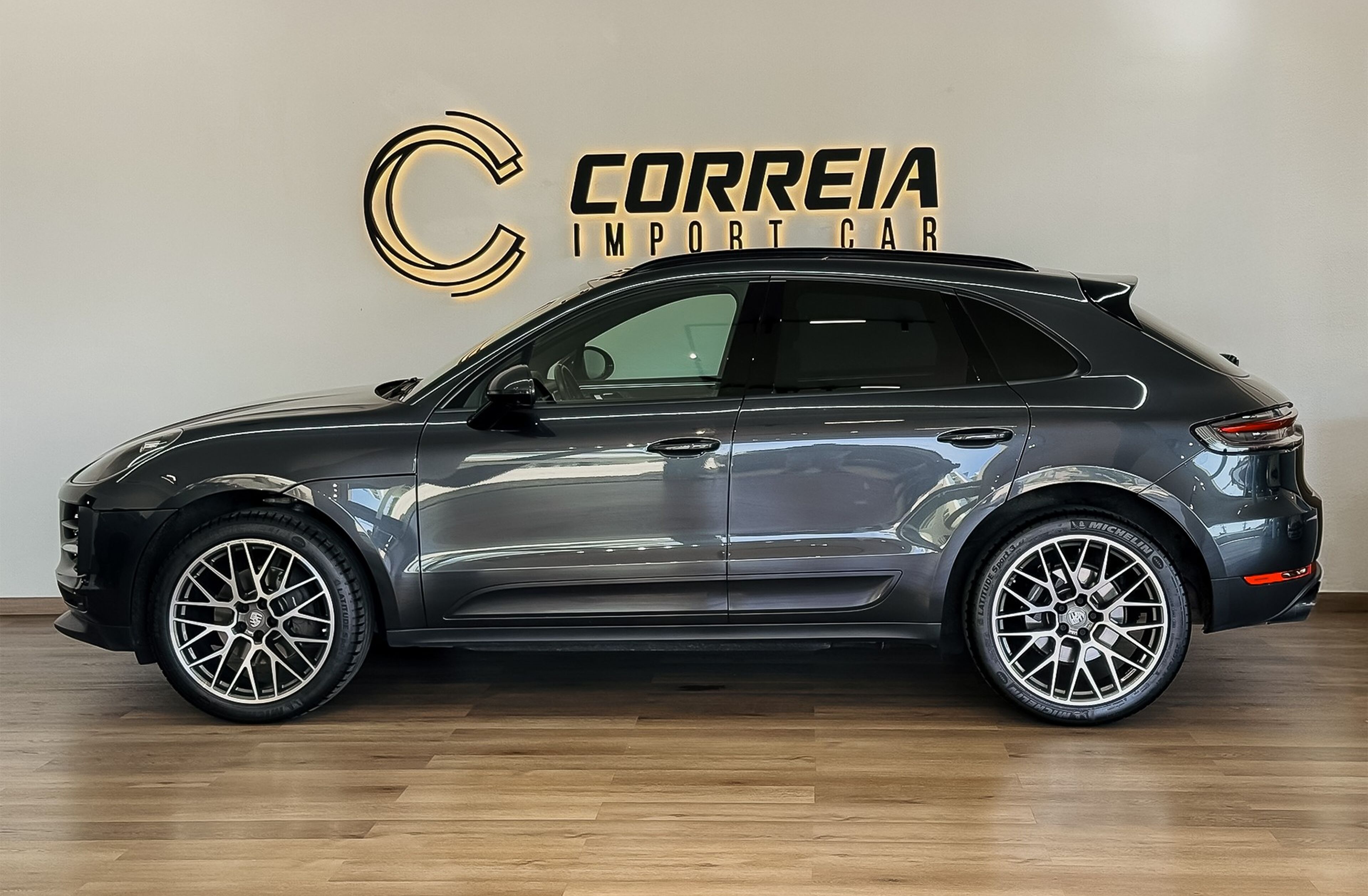 PORSCHE Macan Spirit