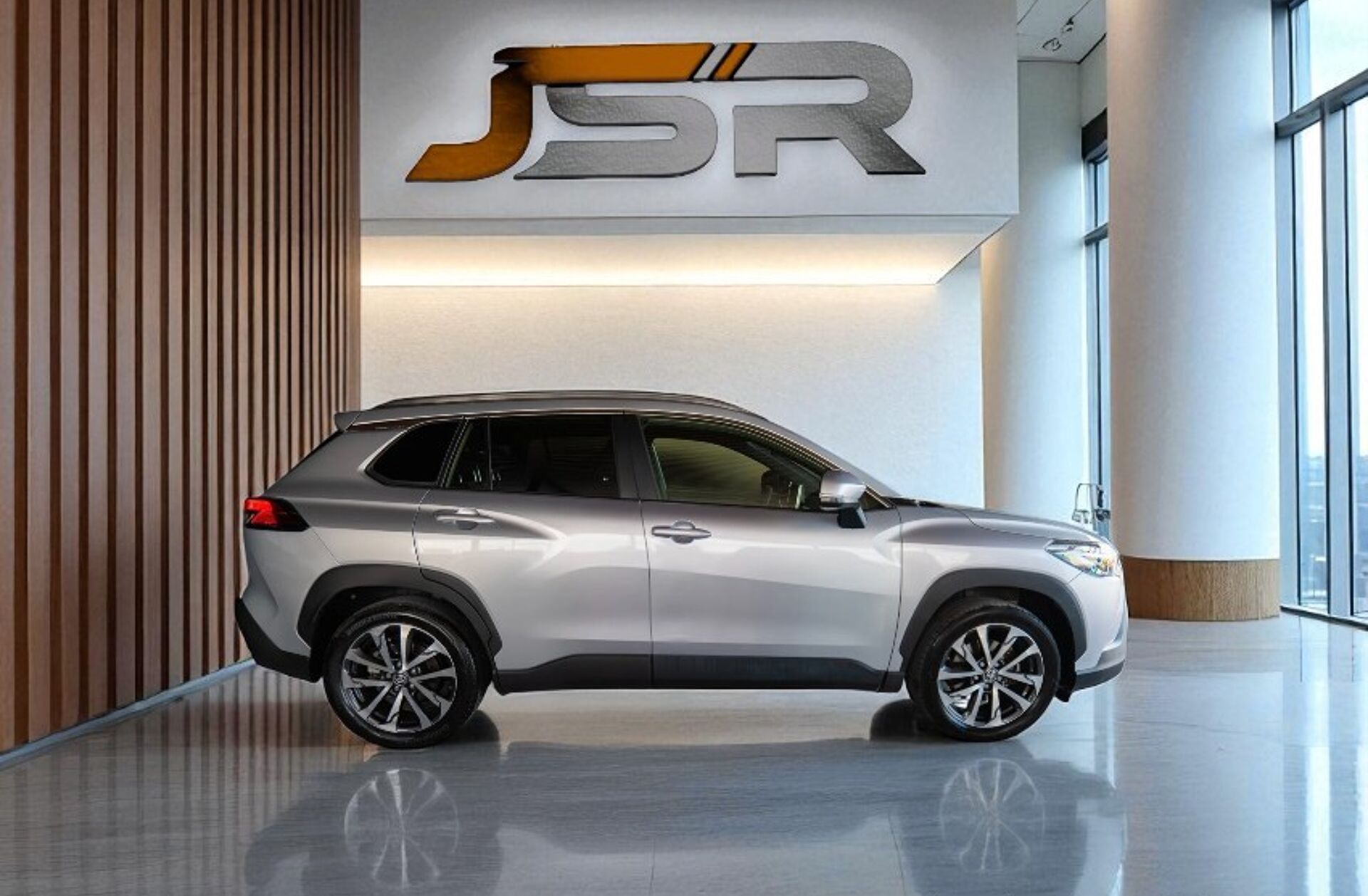 TOYOTA Corolla Cross 2.0 Hybrid Luxury