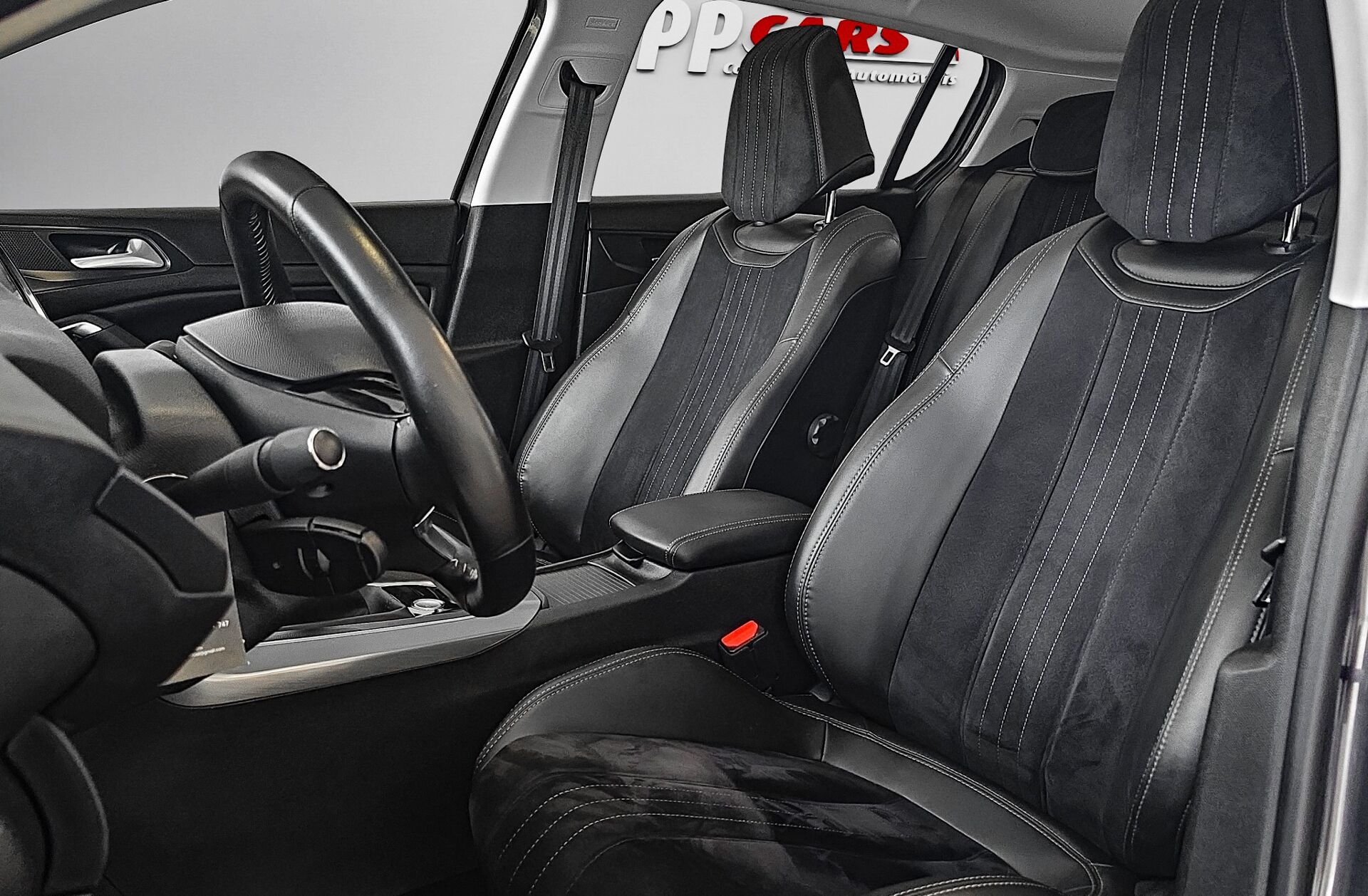 PEUGEOT 308 1.2 PureTech Allure Full LED