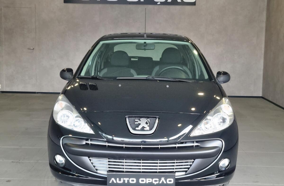 PEUGEOT 206 + 1.1 Urban