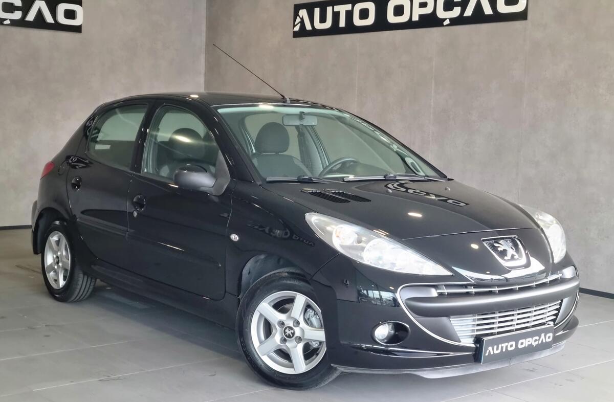PEUGEOT 206 + 1.1 Urban