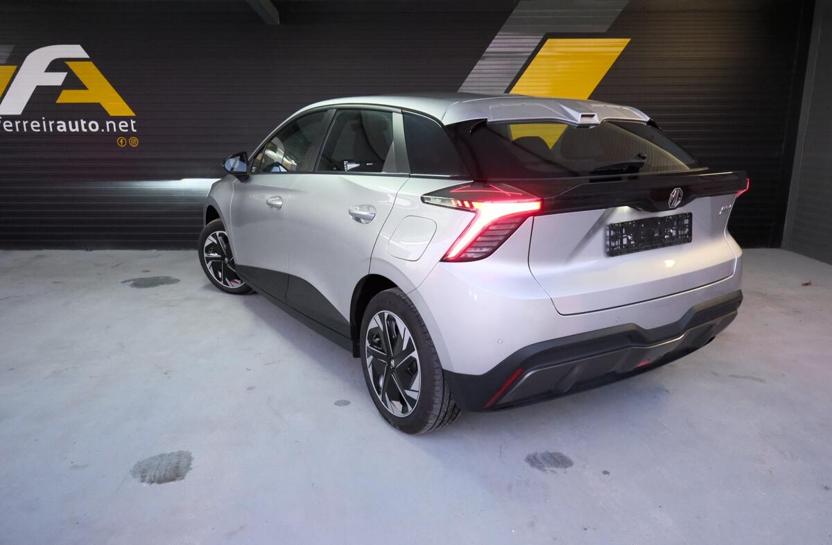 MG MG4 51 kWh Standard