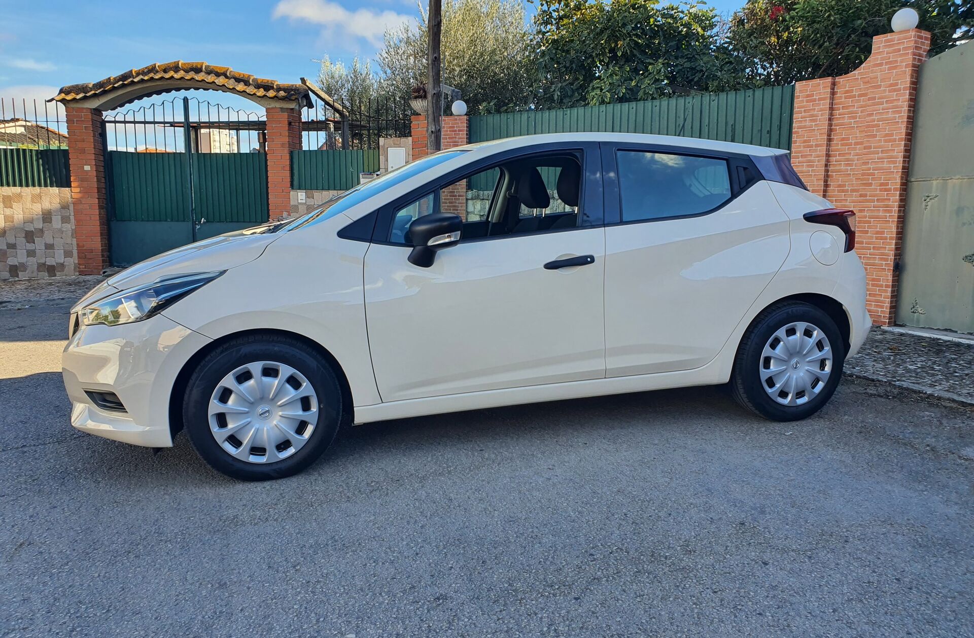 NISSAN Micra 1.0 G Acenta