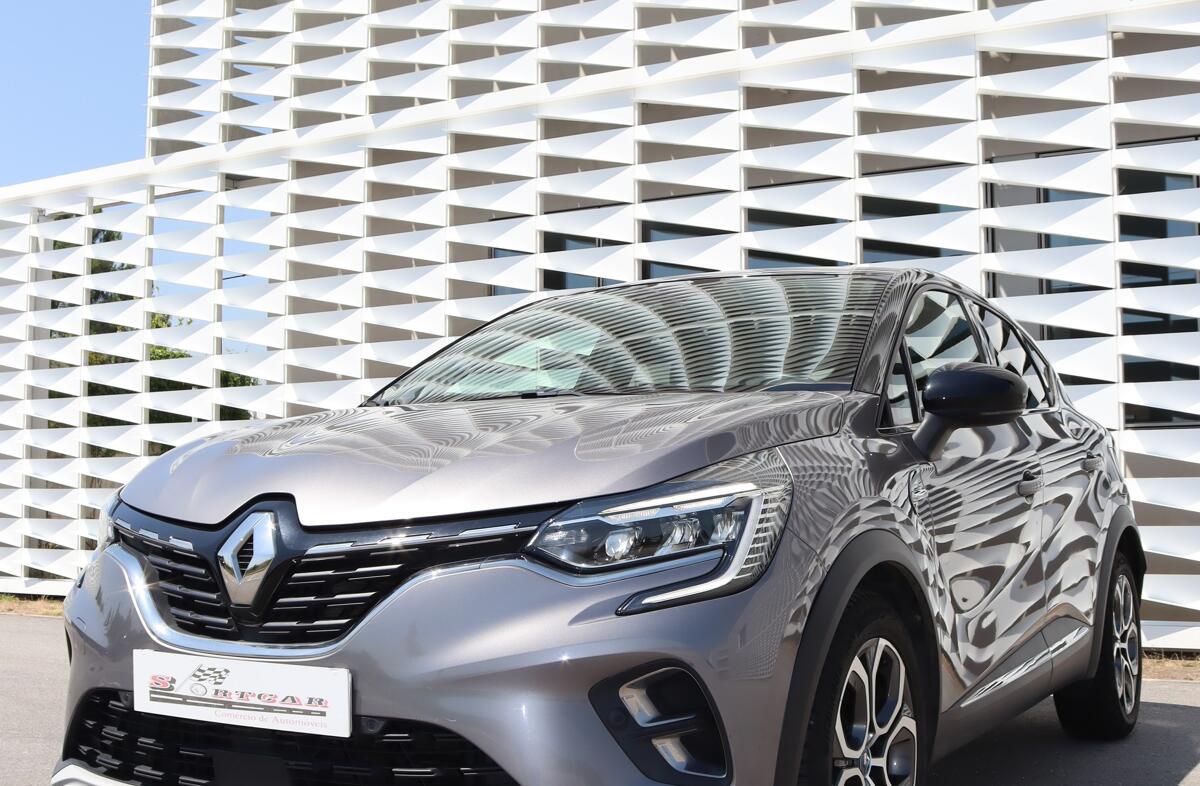 RENAULT Captur 1.6 E-Tech Plug-In Exclusive