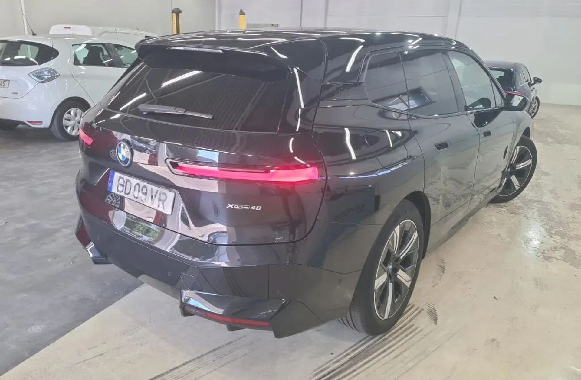 BMW iX xDrive 40