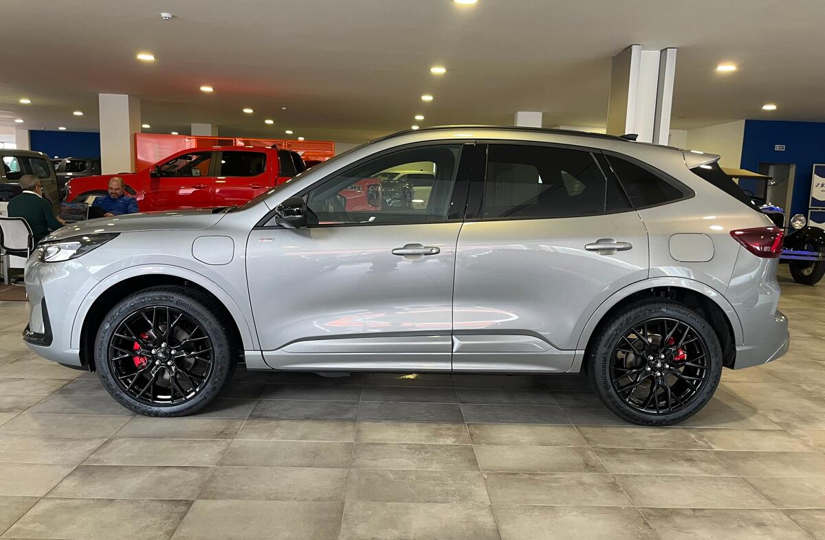 FORD Kuga 2.5 FHEV ST-Line X