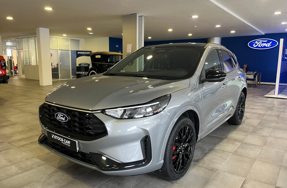 FORD Kuga 2.5 FHEV ST-Line X