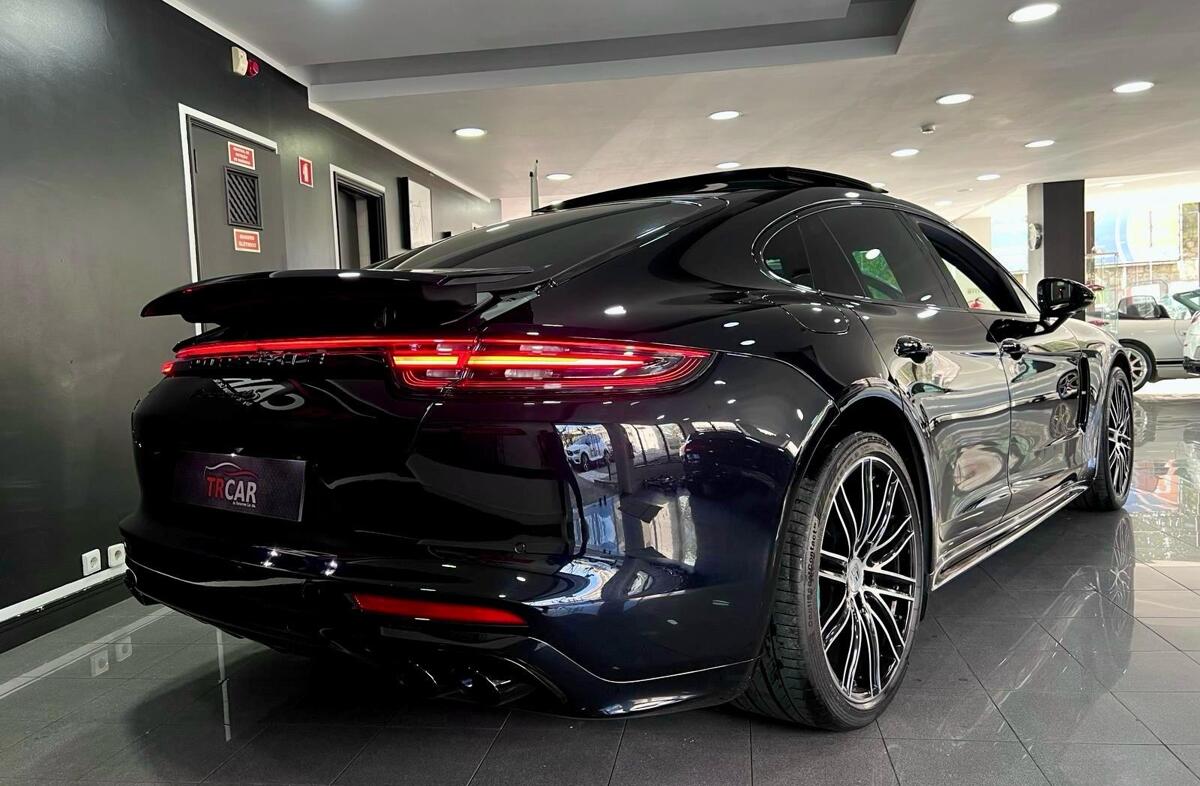 PORSCHE Panamera 4 S