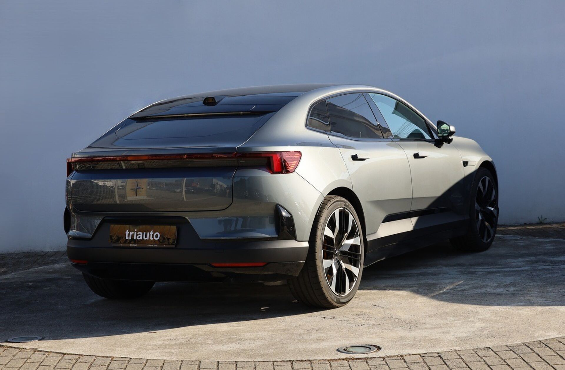 POLESTAR 4 Long Range 100 kWh Dual Motor