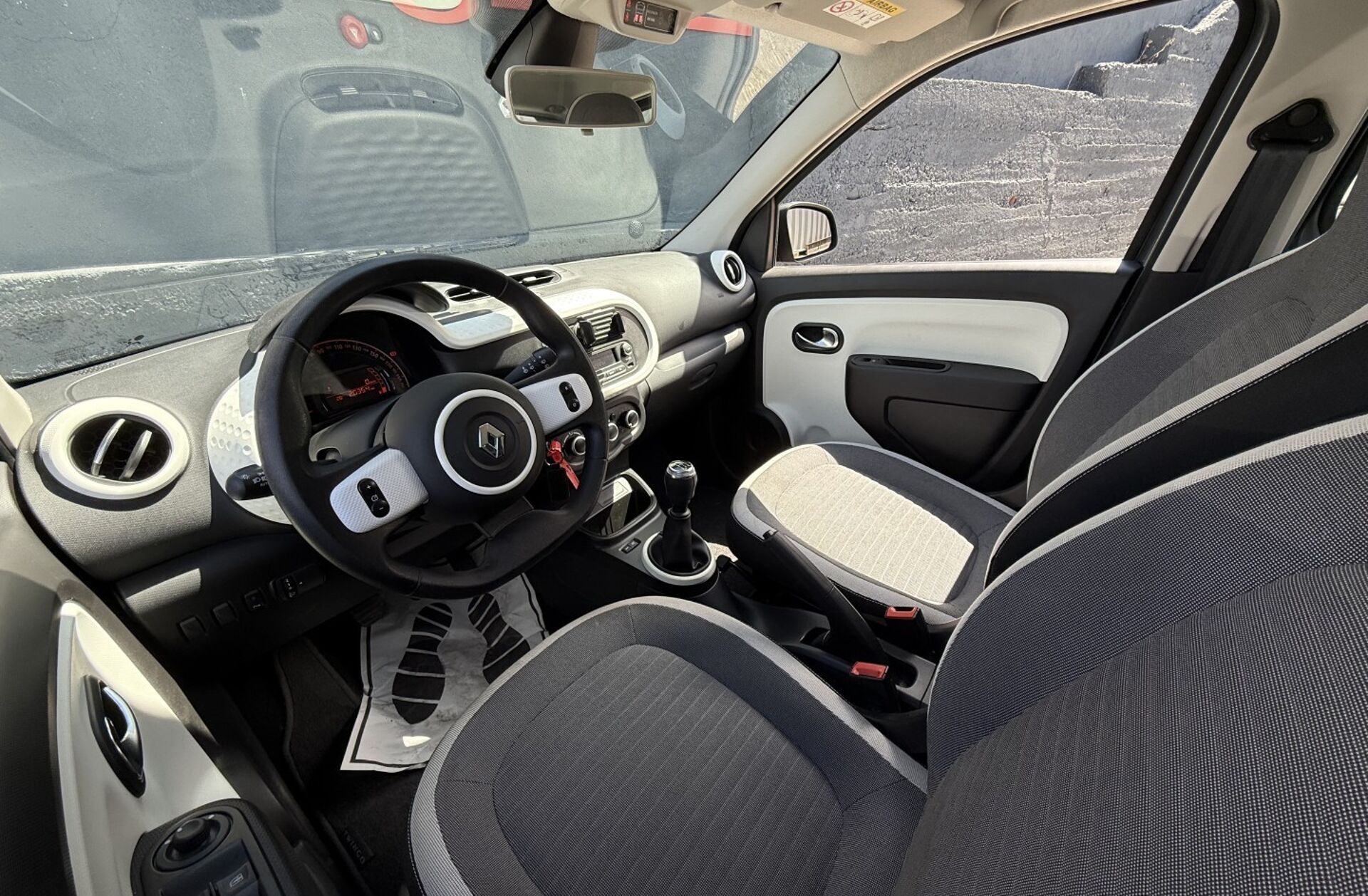 RENAULT Twingo 1.0 SCe Intens