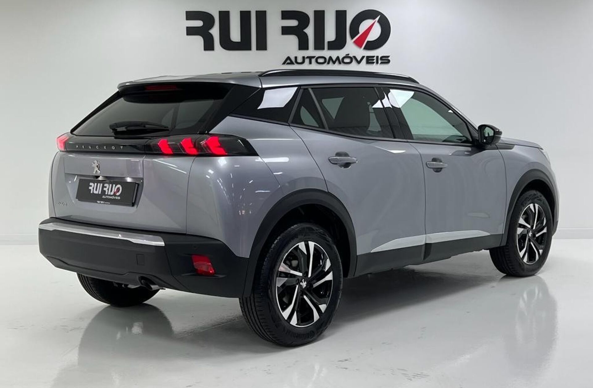 PEUGEOT 2008 1.2 PureTech Allure