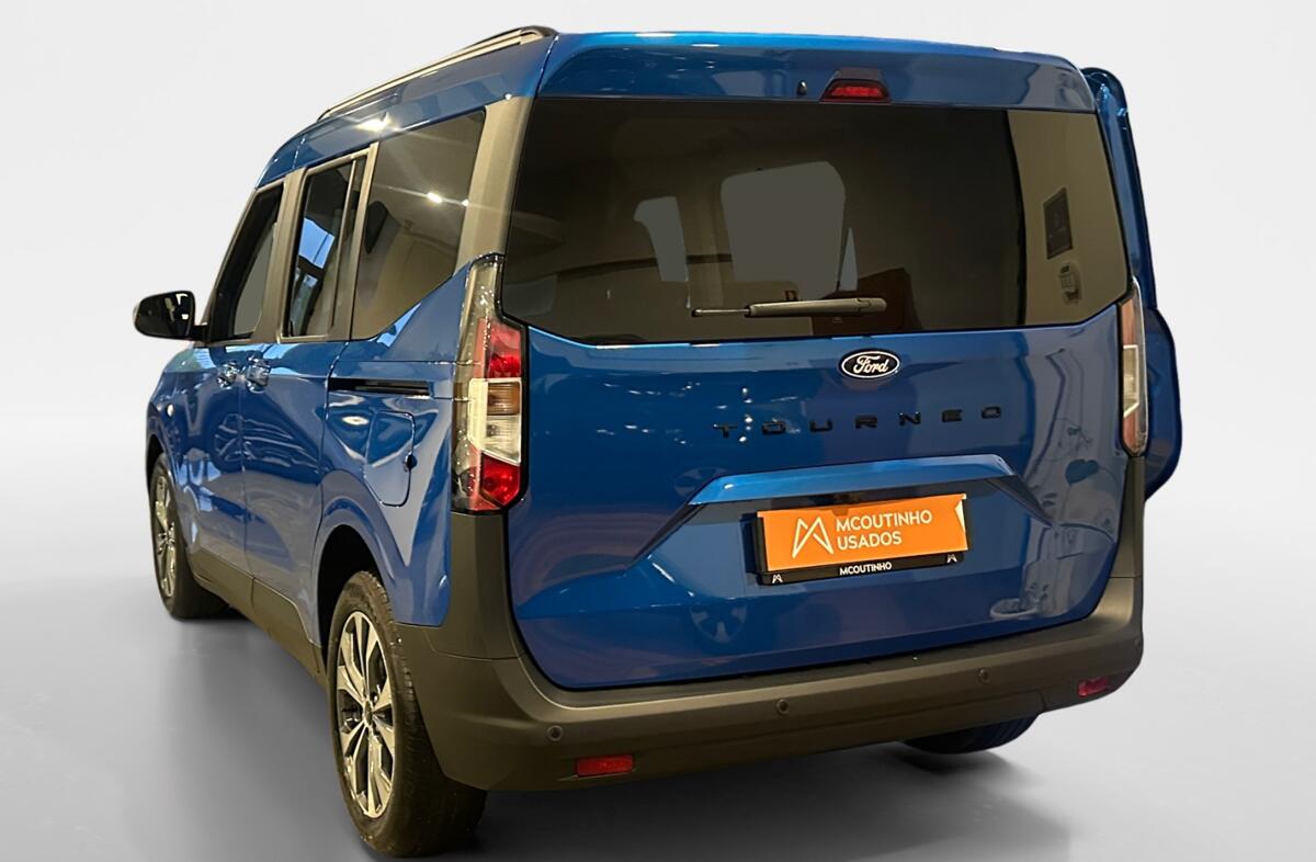 FORD Courier Tourneo  1.0 EcoBoost Titanium DCT