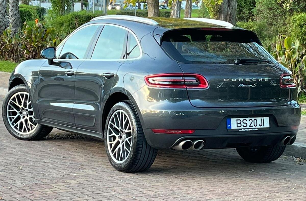 PORSCHE Macan S