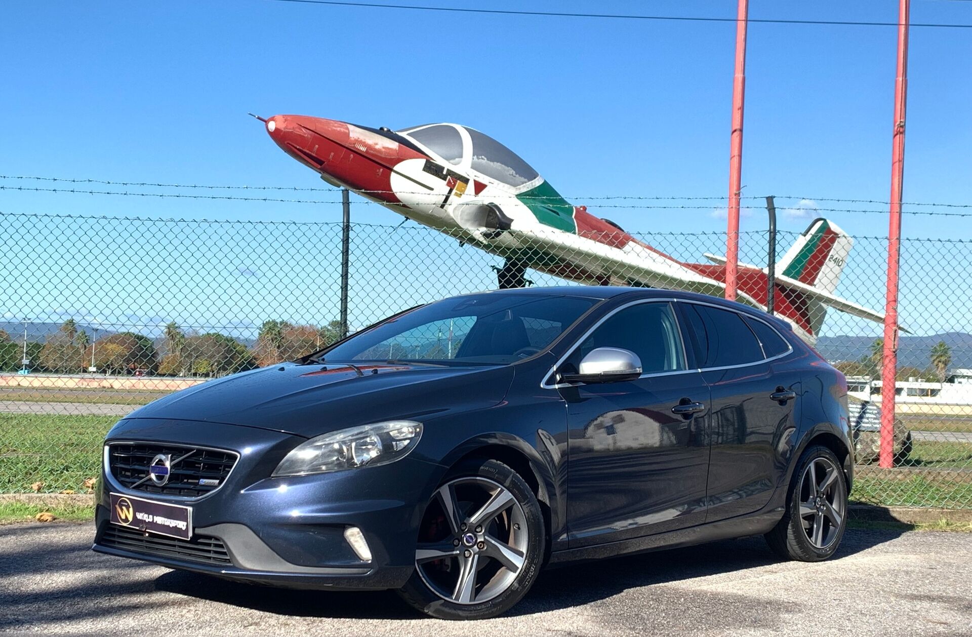 VOLVO V40 1.6 D2 R-Design Momentum