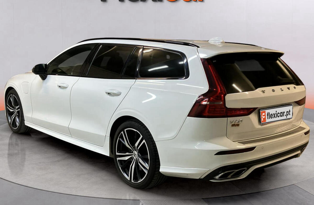 VOLVO V60 2.0 T8 AWD TE R-Design