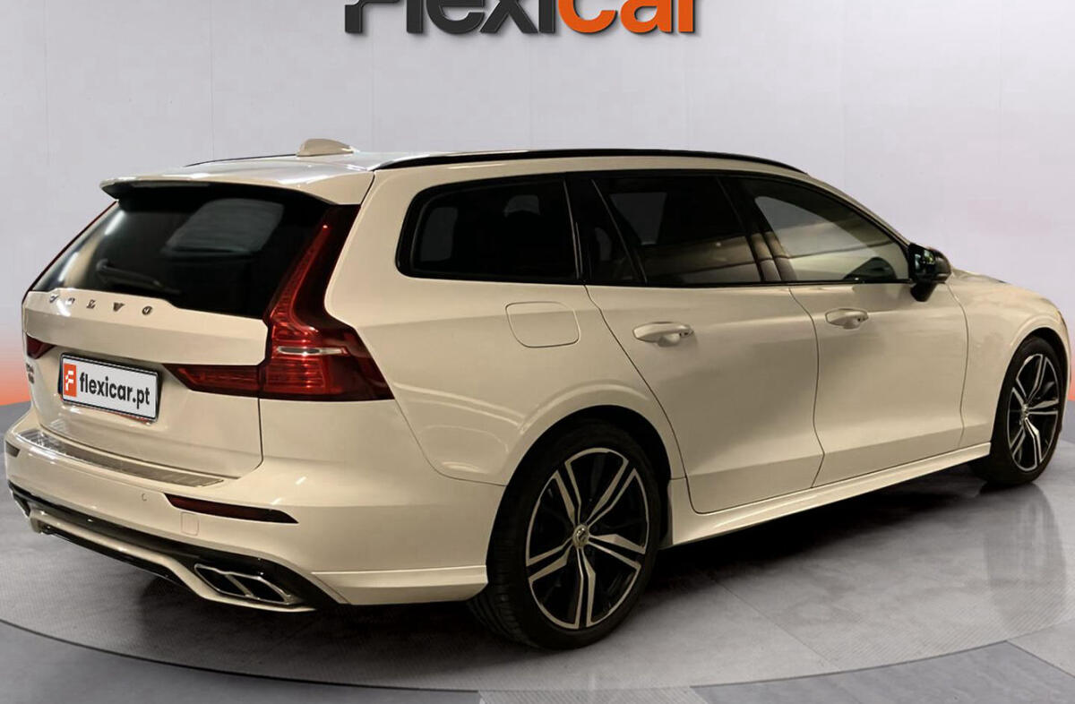 VOLVO V60 2.0 T8 AWD TE R-Design