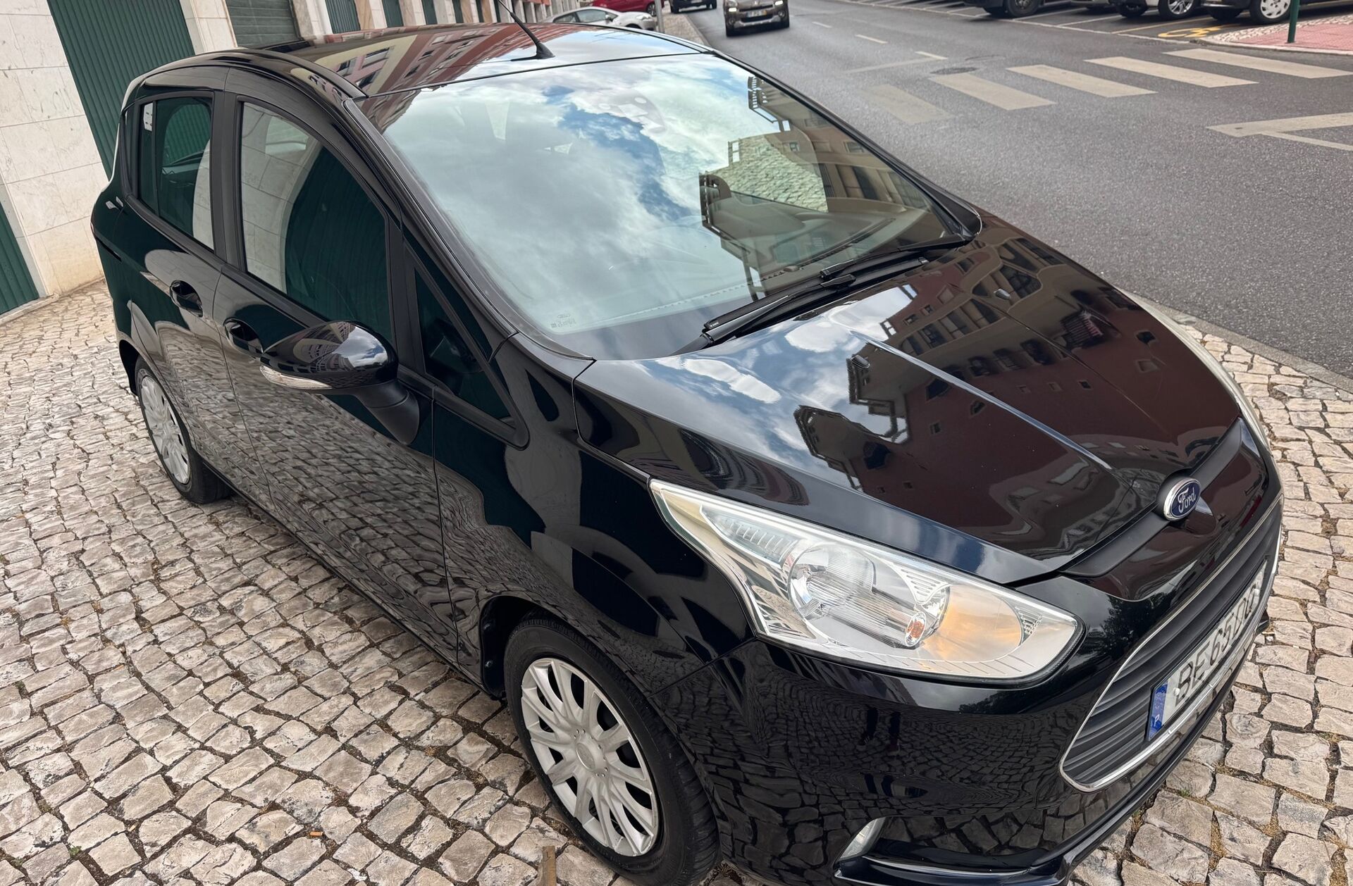 FORD EcoSport B-Max 1.0 SCTi Titanium