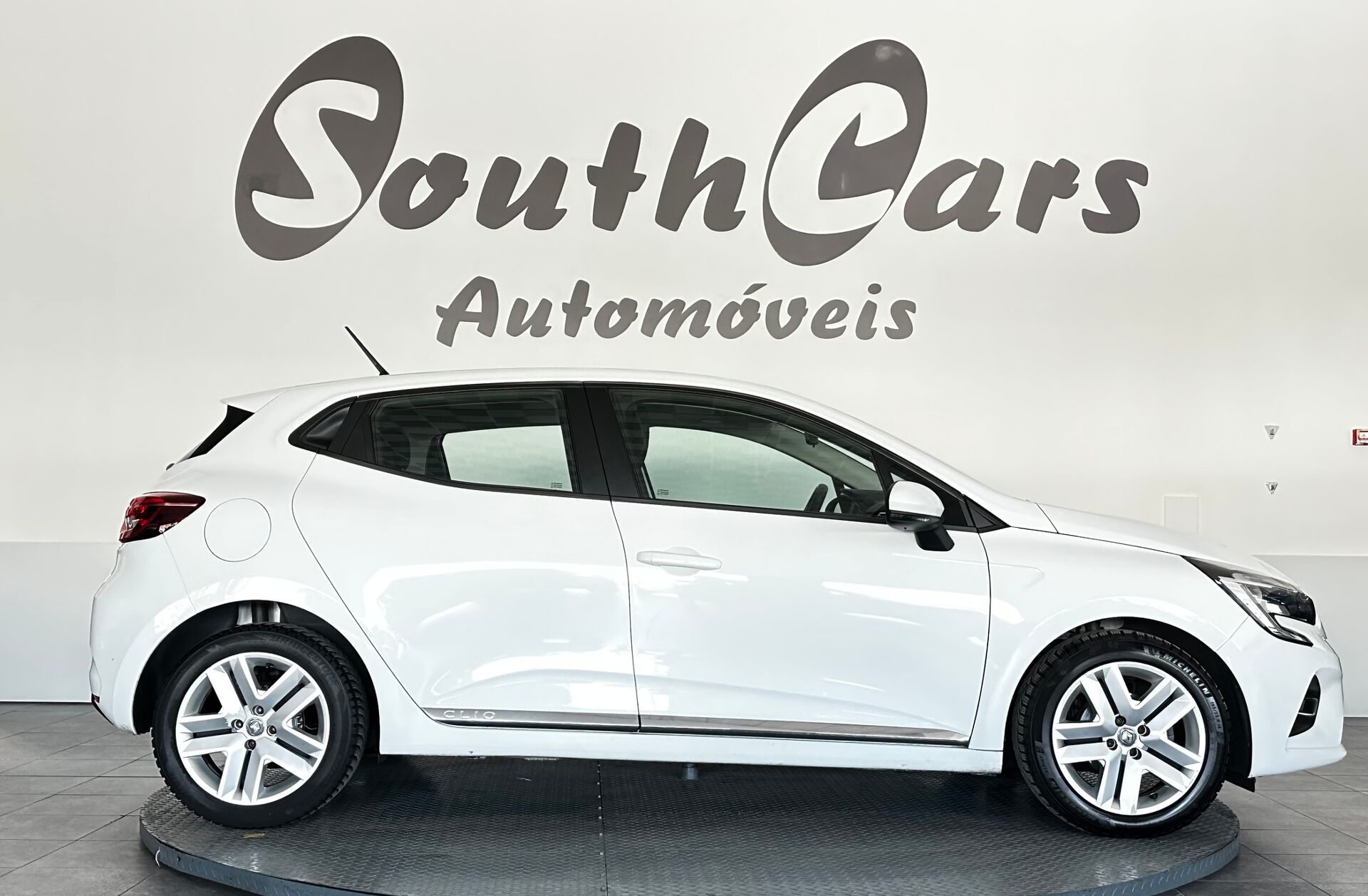 RENAULT Clio 1.0 TCe Intens