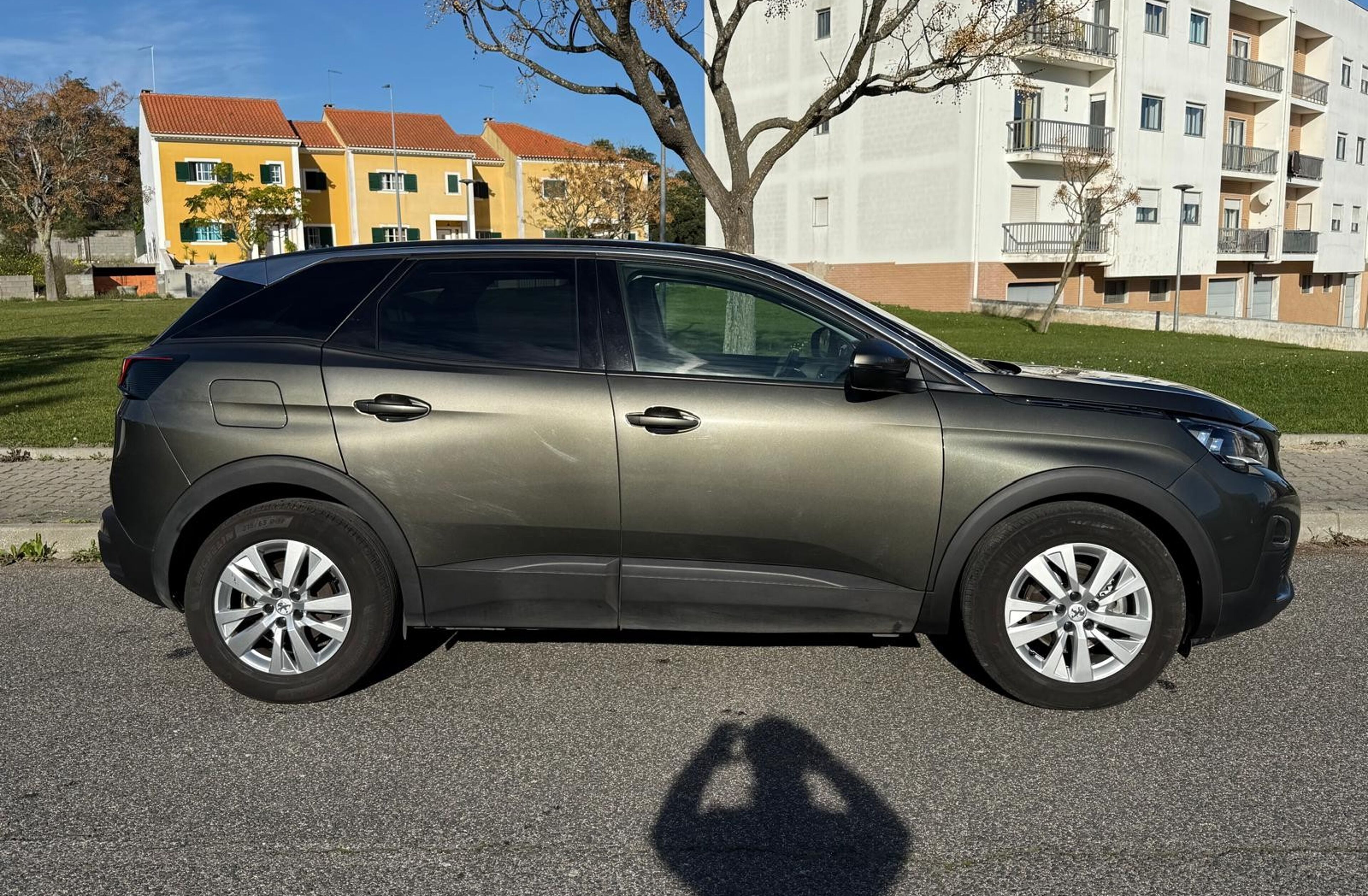 PEUGEOT 3008 1.5 BlueHDi Active